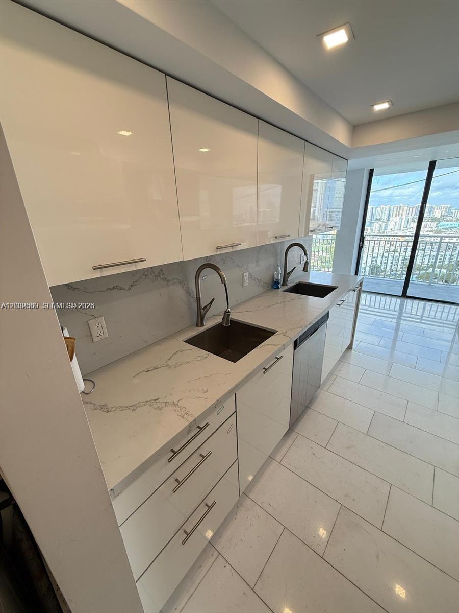 Sunny Isles Beach, FL 33160 photo 3