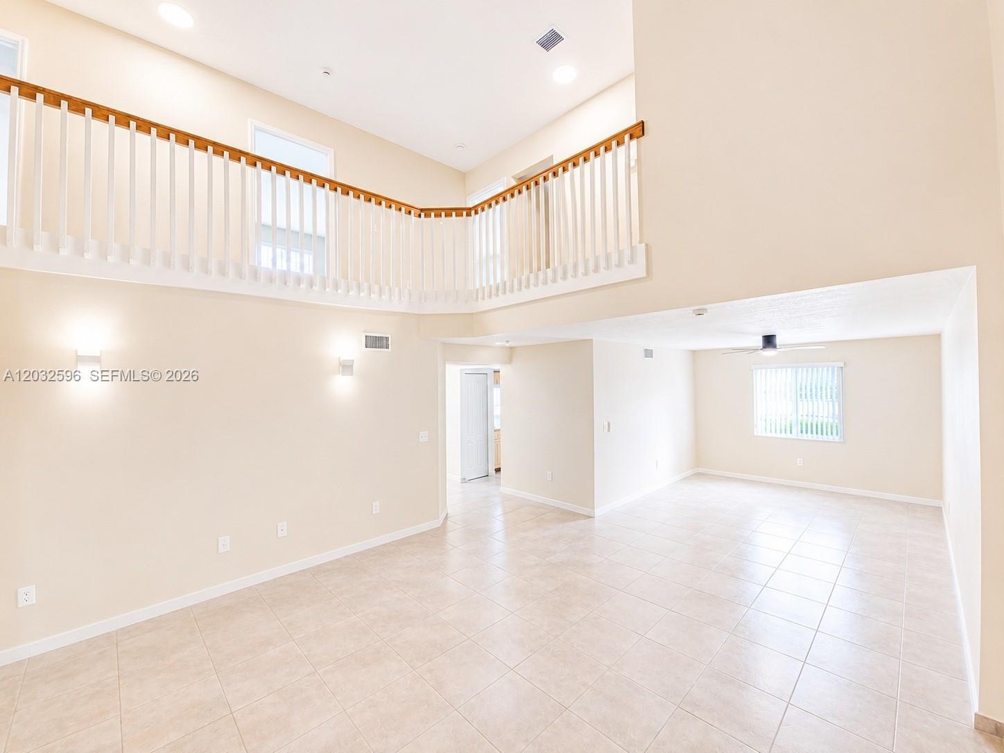Hialeah, FL 33015 photo 4