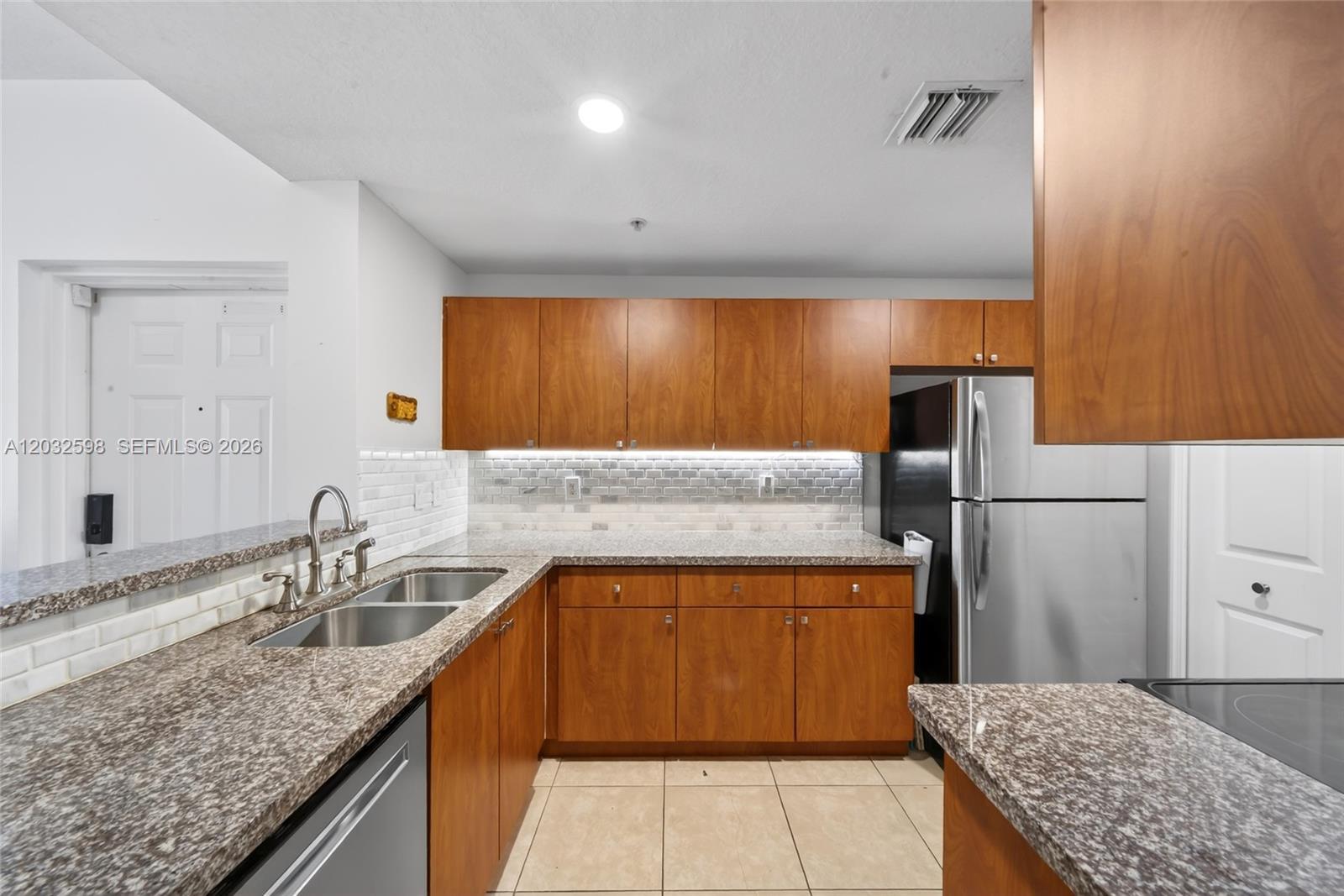 6670 NW 114th Ave # 602, Doral FL 33178 photo 3