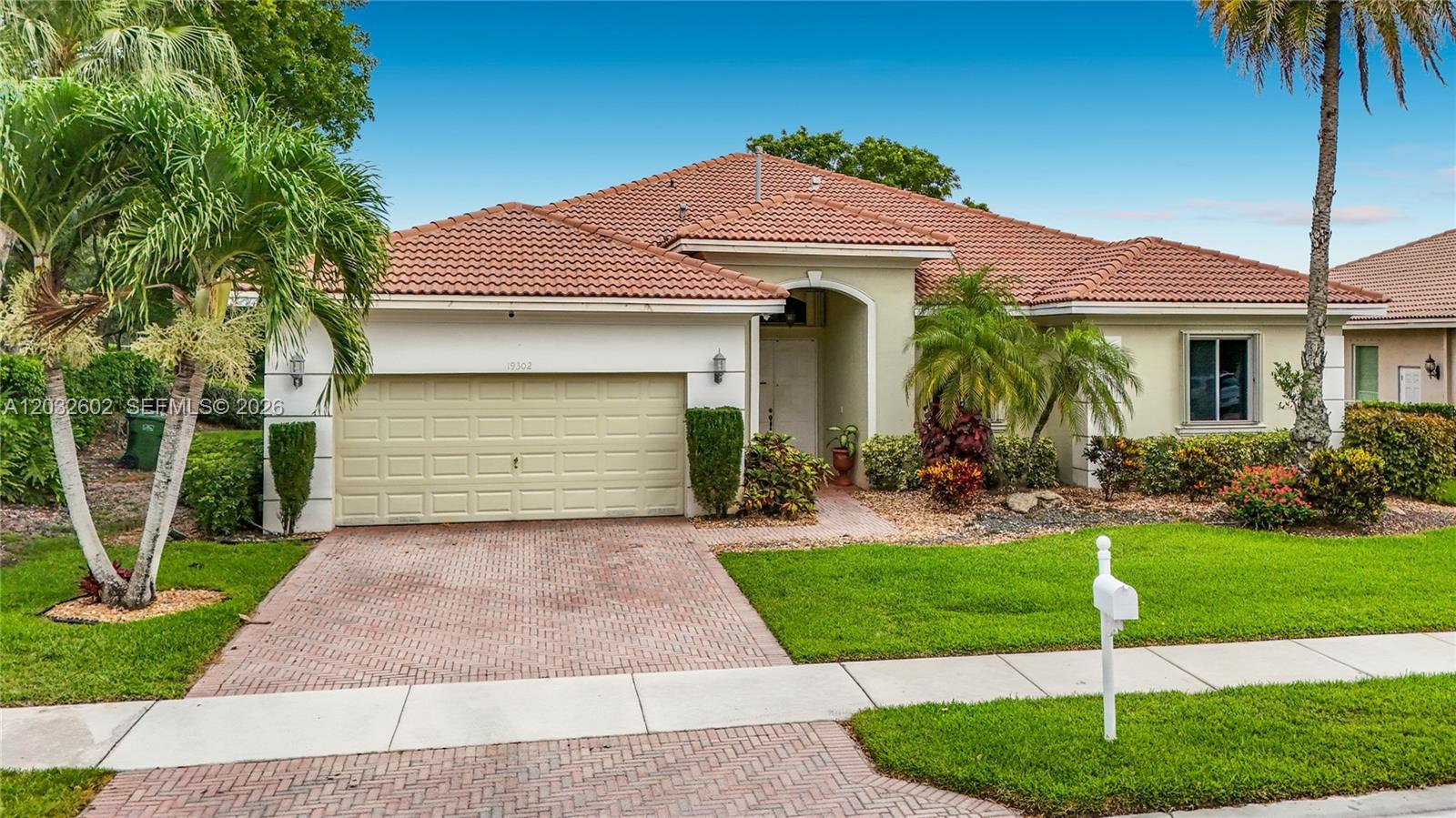 19302 SW 68th St, Pembroke Pines FL 33332 photo 5