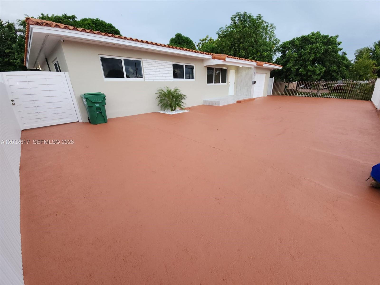 950 NW 36th Ave # 0, Miami FL 33125