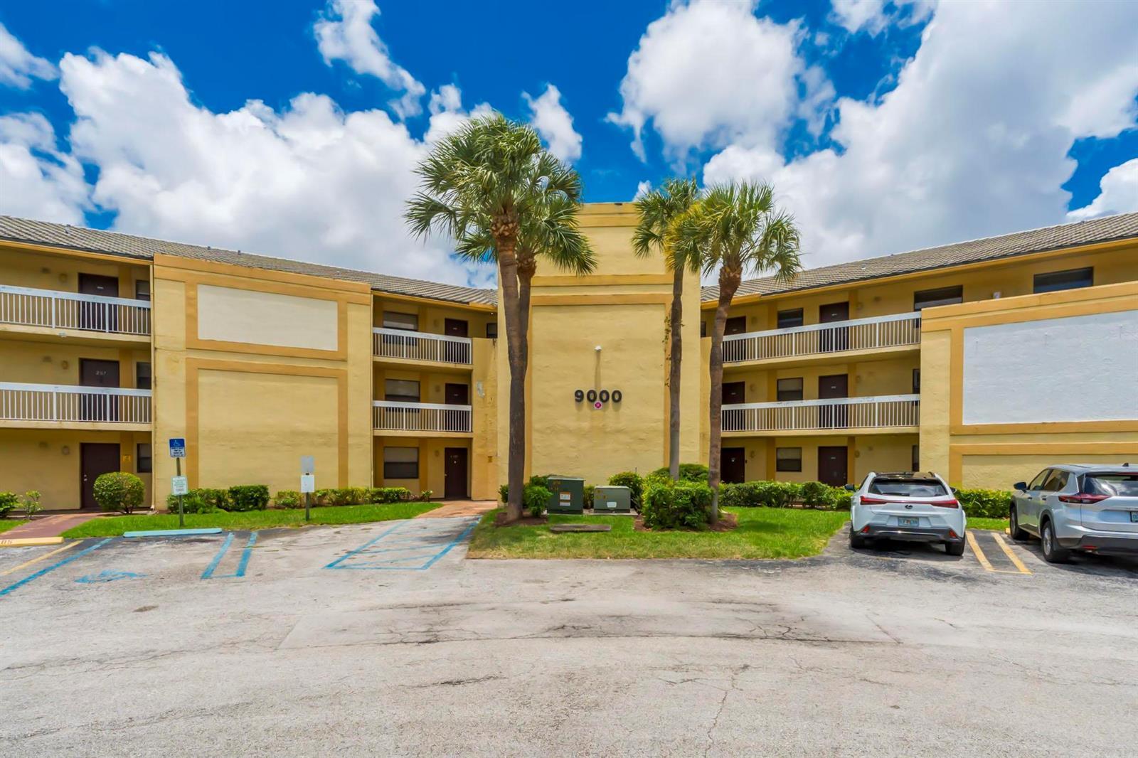 9000 NW 28th Drive # 204, Coral Springs FL 33065
