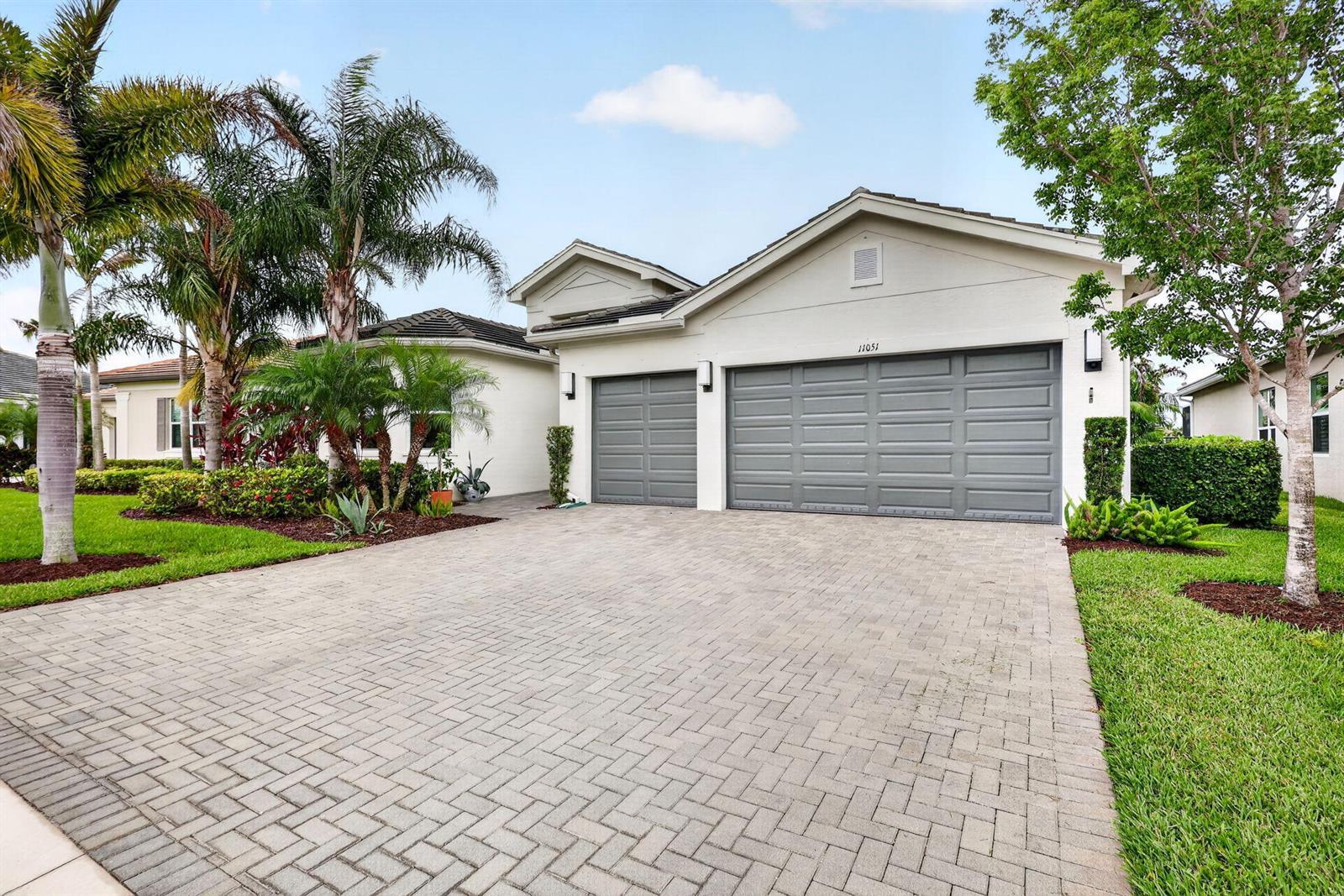 11051 SW Ivory Springs Lane, Port St. Lucie FL 34987 photo 2