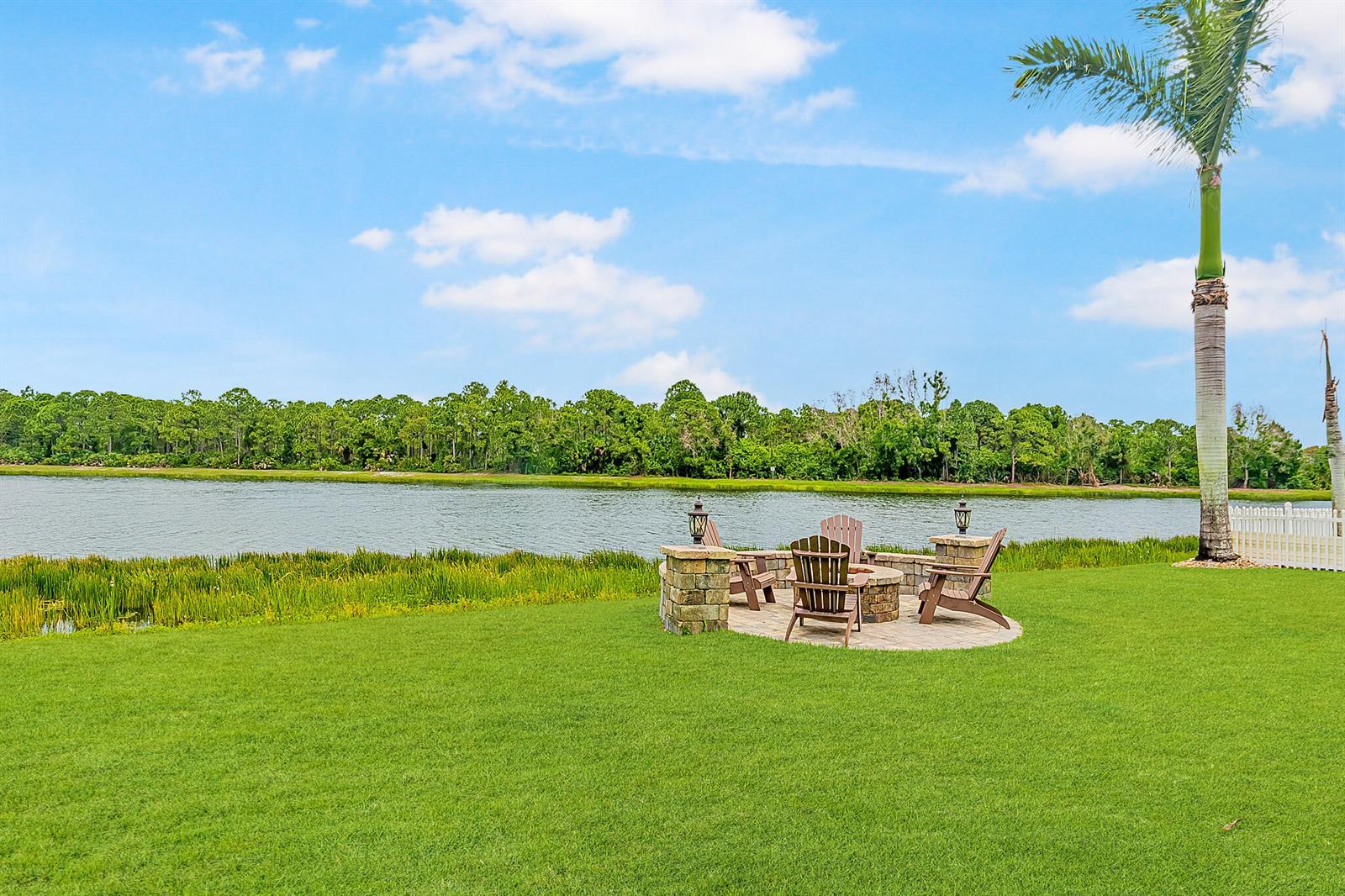 205 NW Magnolia Lakes Boulevard, FL 34986 photo 3