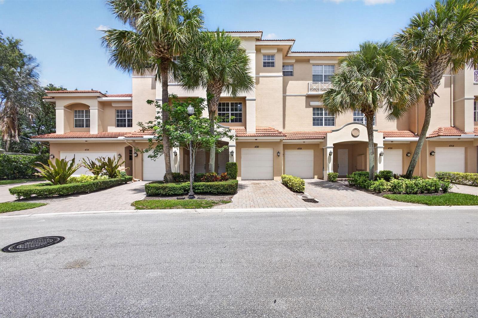 4710 Artesa Way E, Palm Beach Gardens FL 33418 photo 2