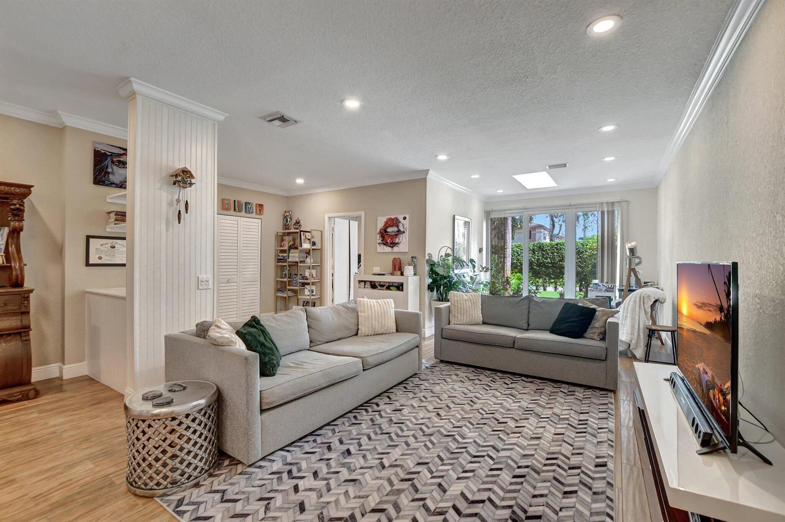 6682 Via Regina, Boca Raton FL 33433 photo 2