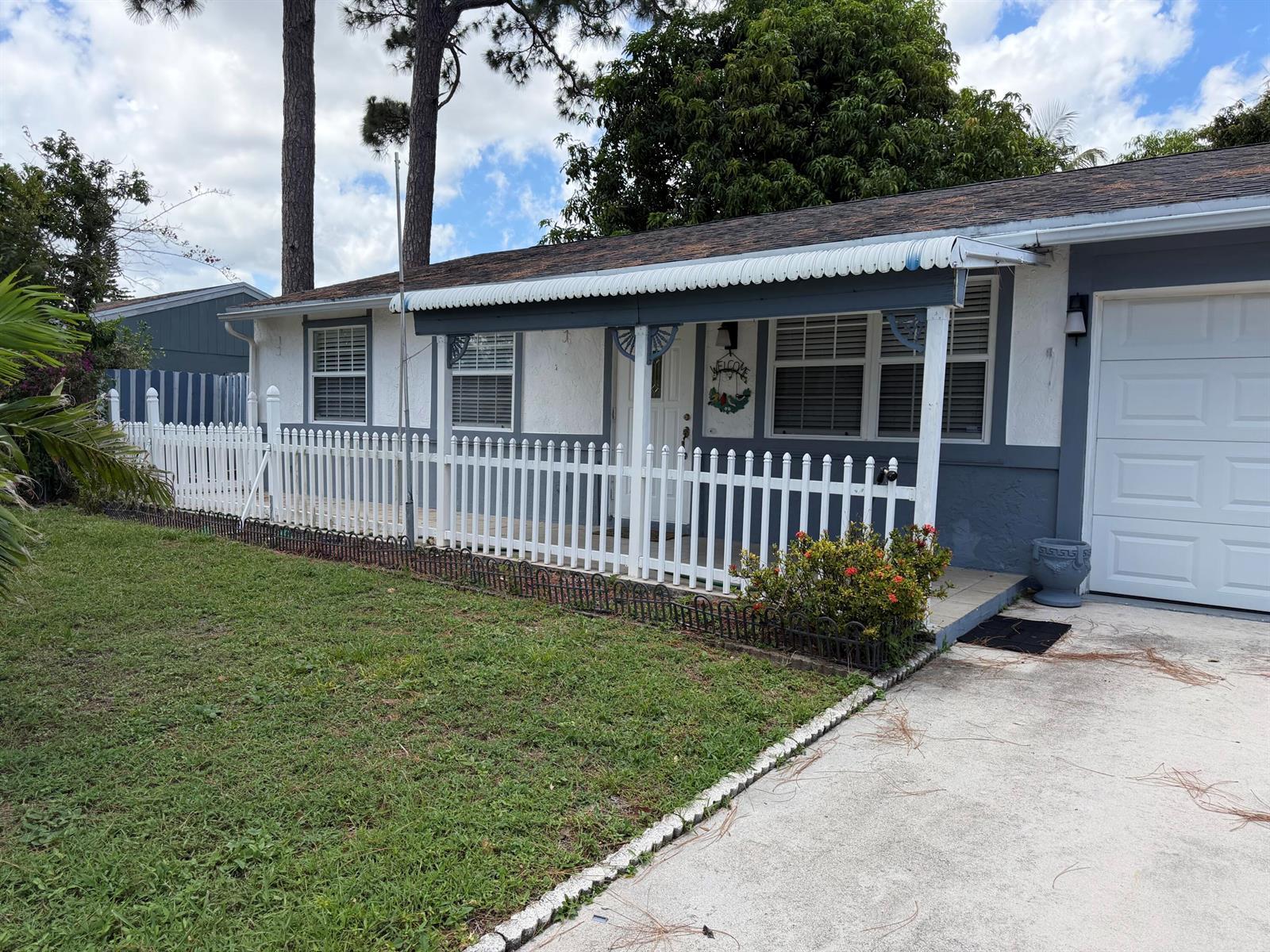 4655 Appaloosa Street, West Palm Beach FL 33417 photo 2