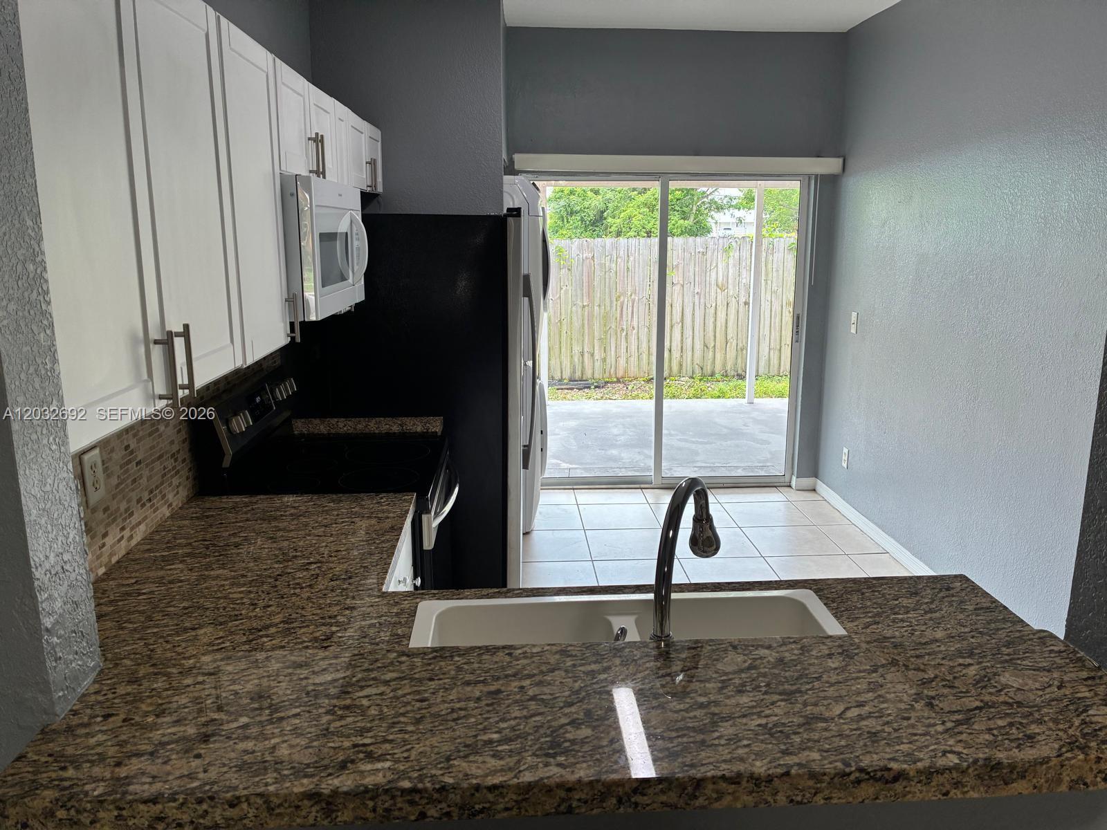 55 SW 14th Ter # 55, Homestead FL 33030 photo 4