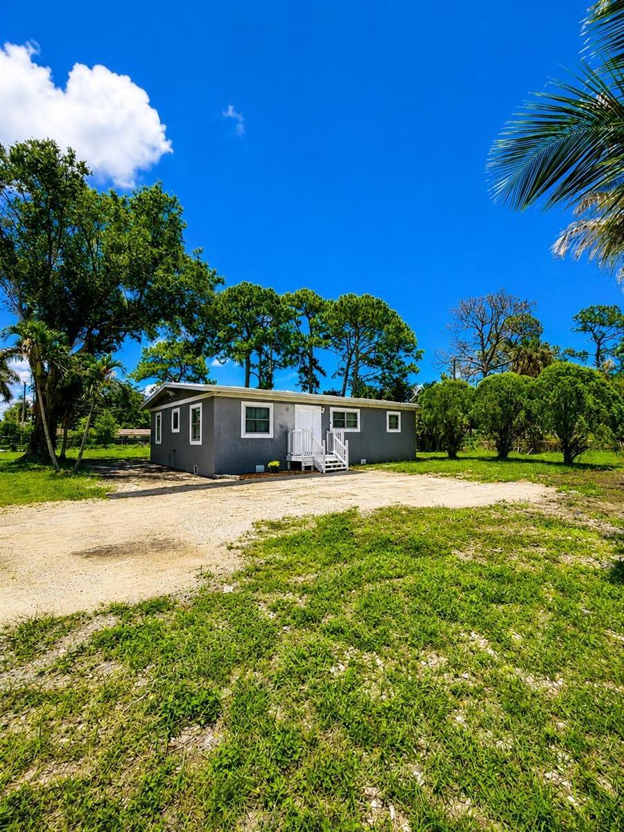 468 N 53rd Dr Drive N, FL 33415