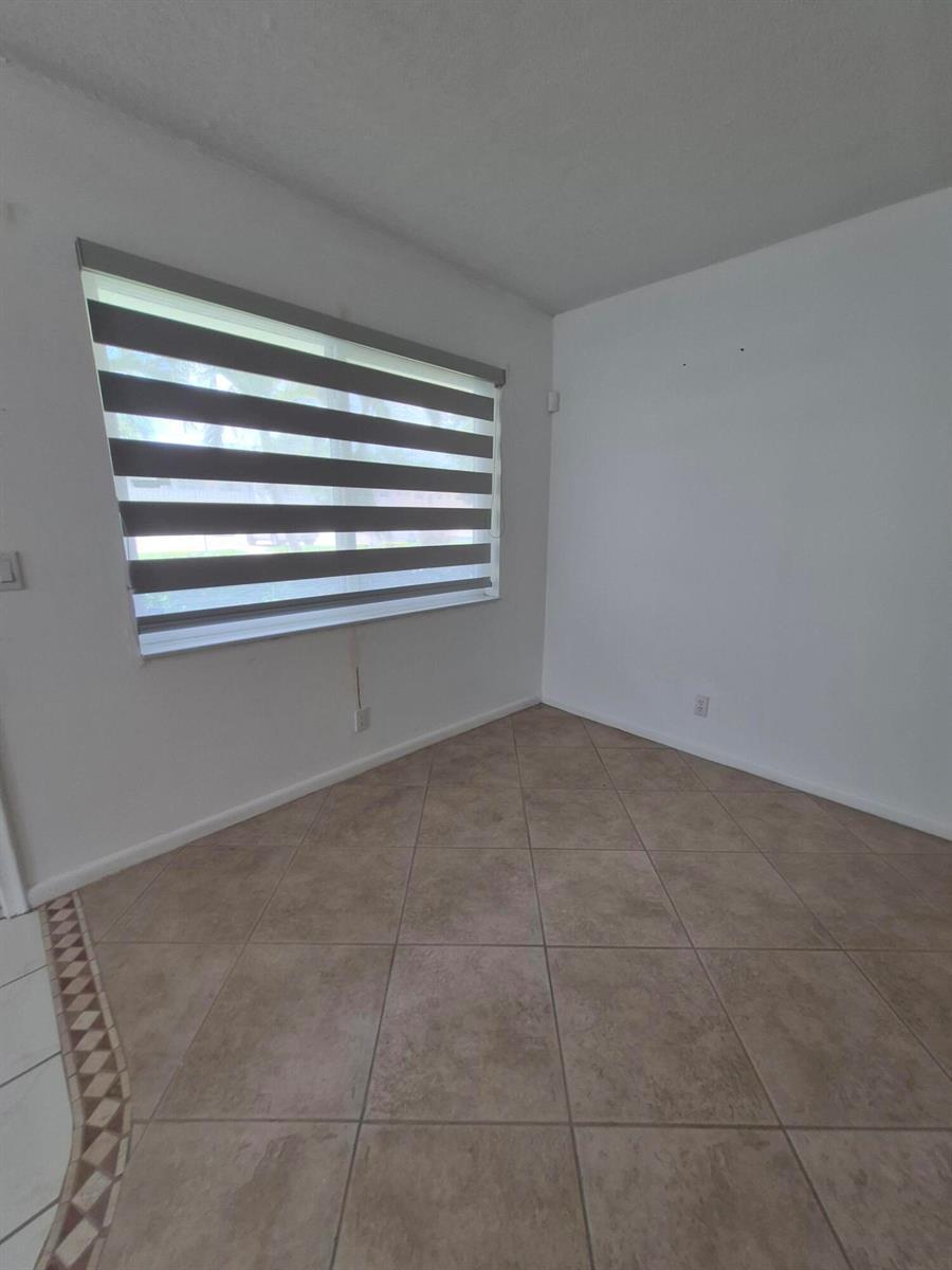 144 Dorchester G, West Palm Beach FL 33417 photo 5
