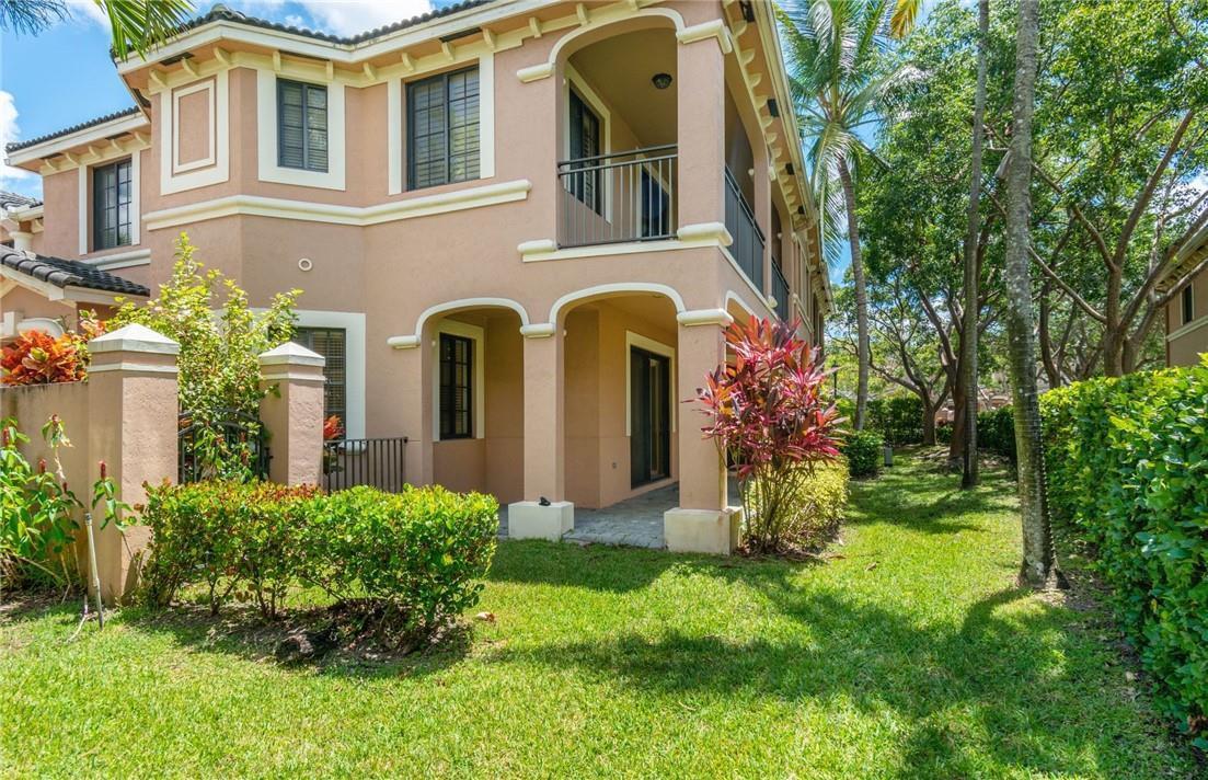 2692 Center Ct Drive # 32, Weston FL 33332 photo 2