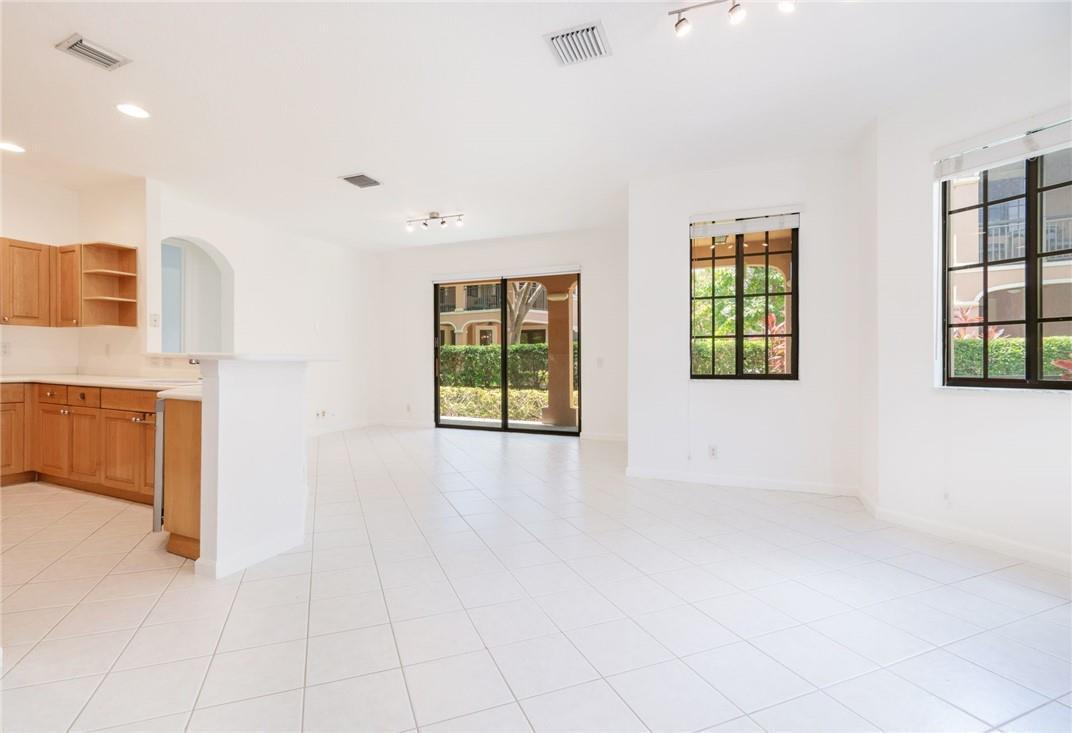 2692 Center Ct Drive # 32, Weston FL 33332 photo 4