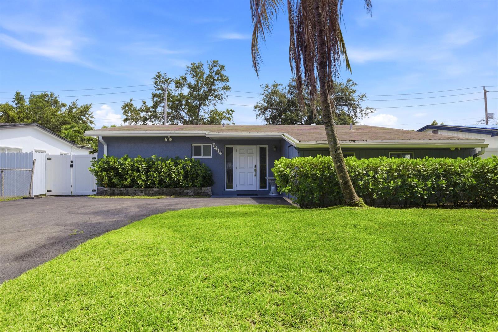 6444 Oak Street, Hollywood FL 33024 photo 2