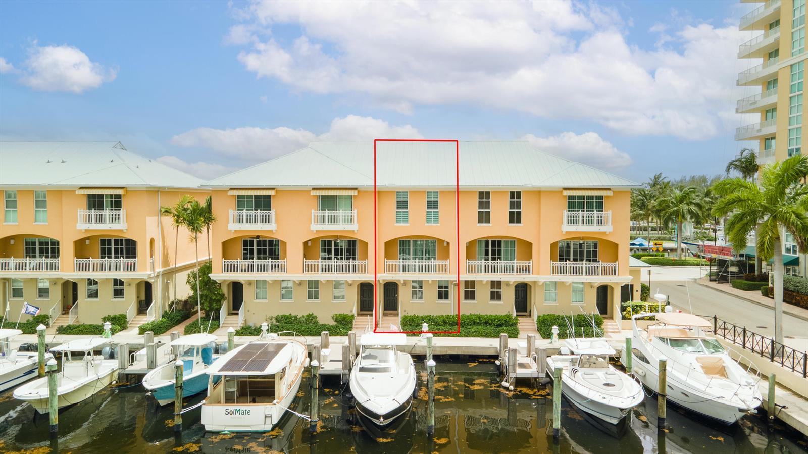 643 Casa Loma Boulevard, Boynton Beach FL 33435 photo 2