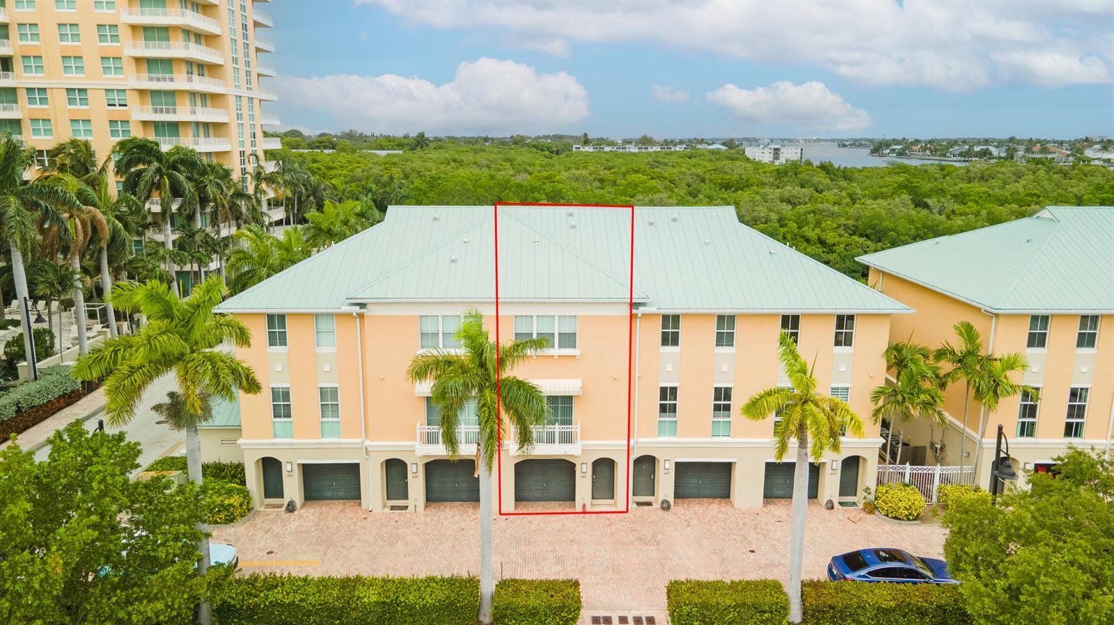 643 Casa Loma Boulevard, Boynton Beach FL 33435 photo 3