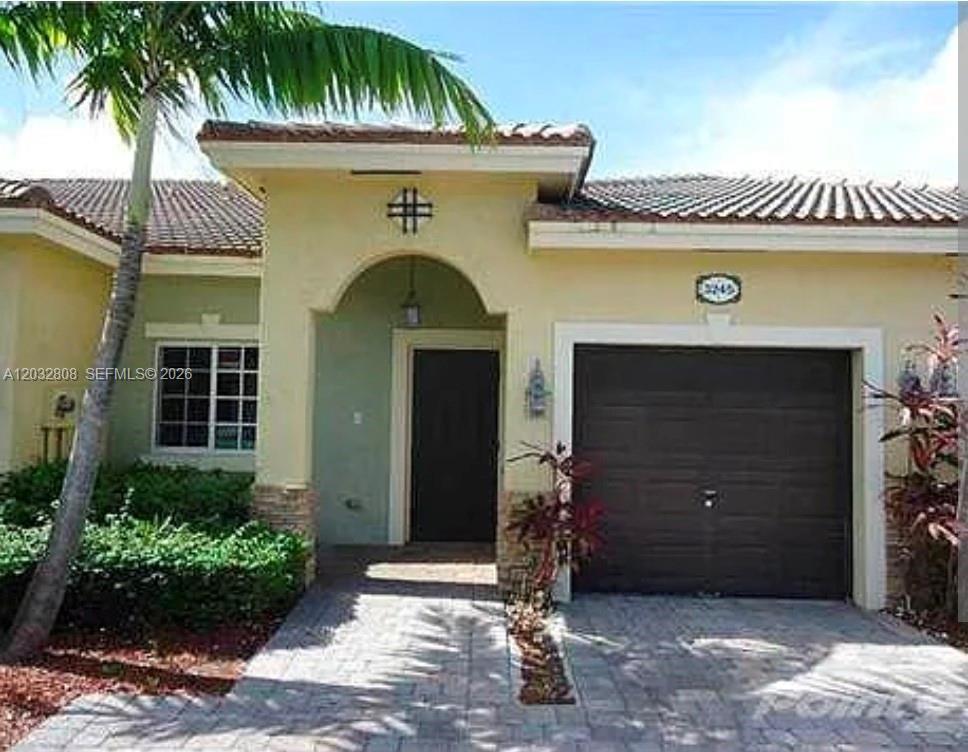 3245 NE 11 Dr, Homestead FL 33033 photo 2