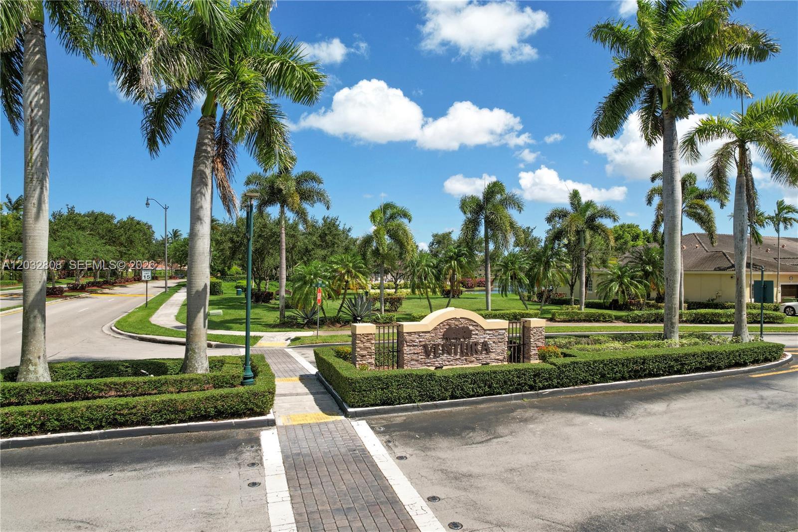 3245 NE 11 Dr, Homestead FL 33033 photo 3