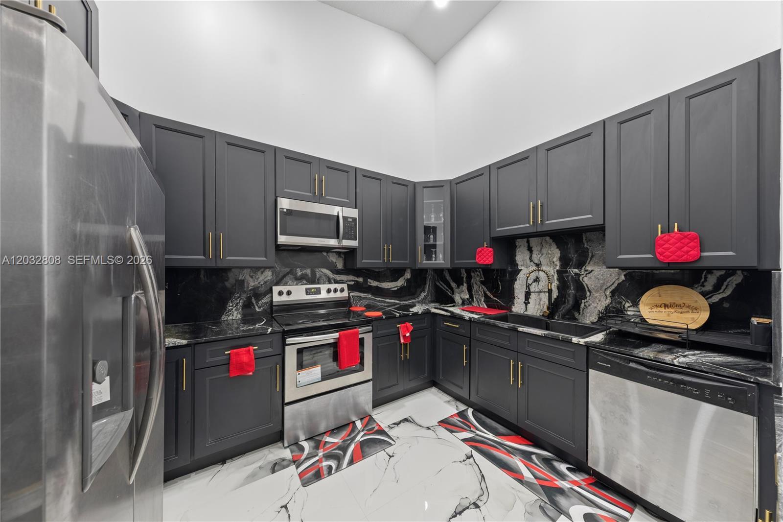 3245 NE 11 Dr, Homestead FL 33033 photo 5