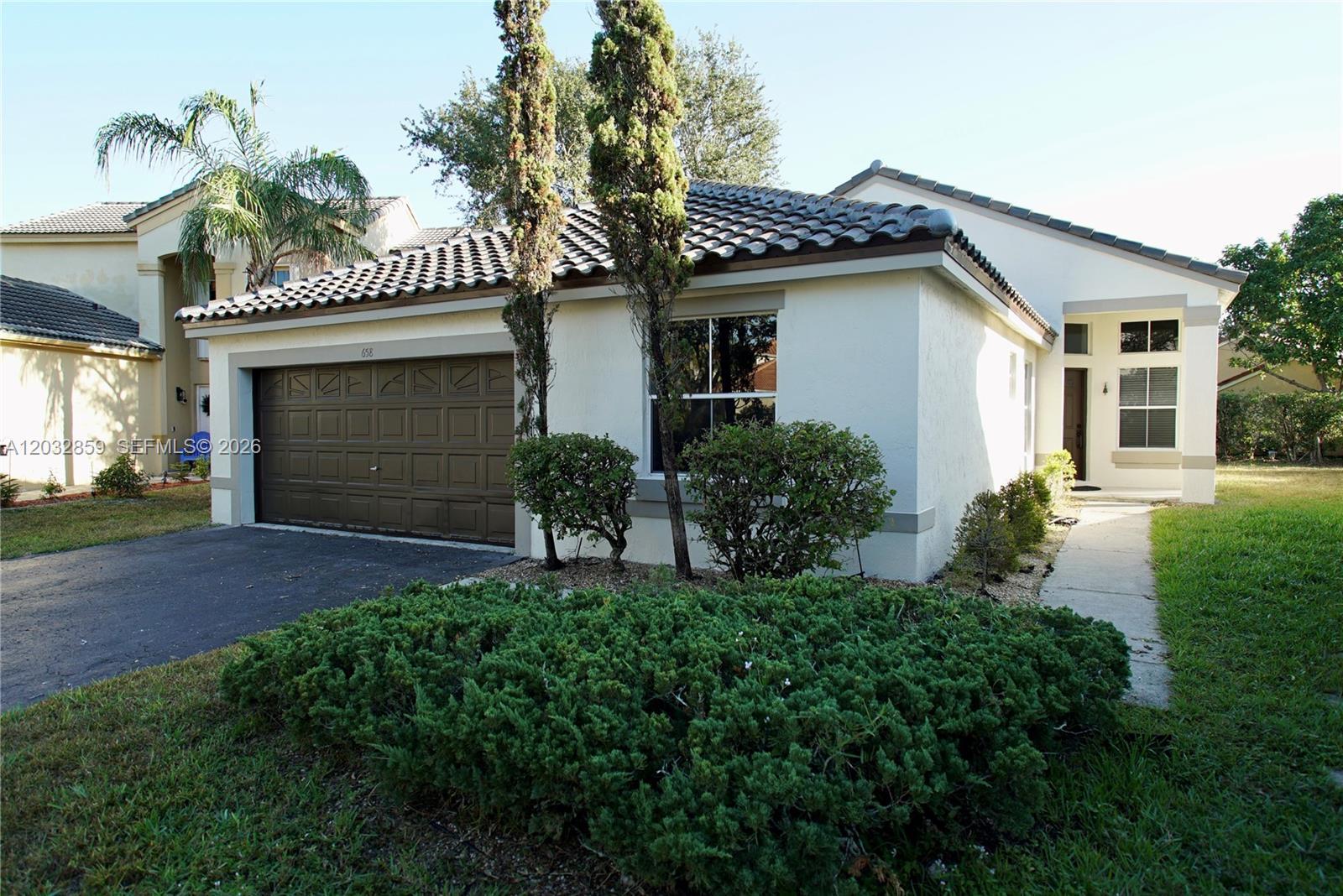 658 Stanton Dr, Weston FL 33326 photo 2