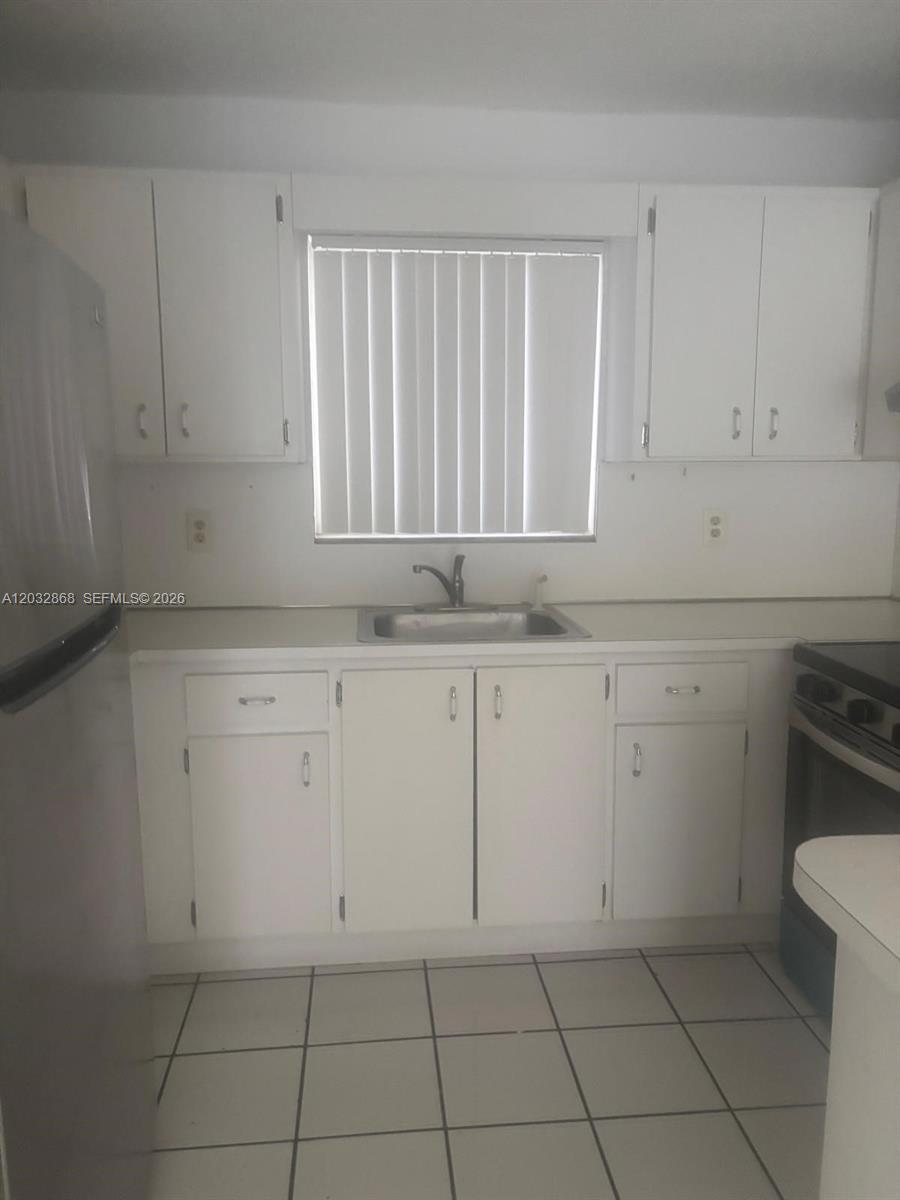 2925 W 80th St # 101, Hialeah FL 33018