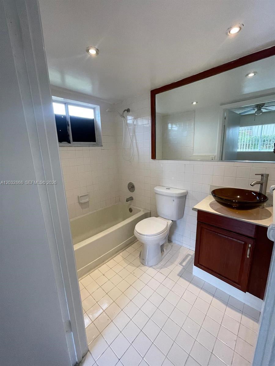 2925 W 80th St # 101, Hialeah FL 33018 photo 5