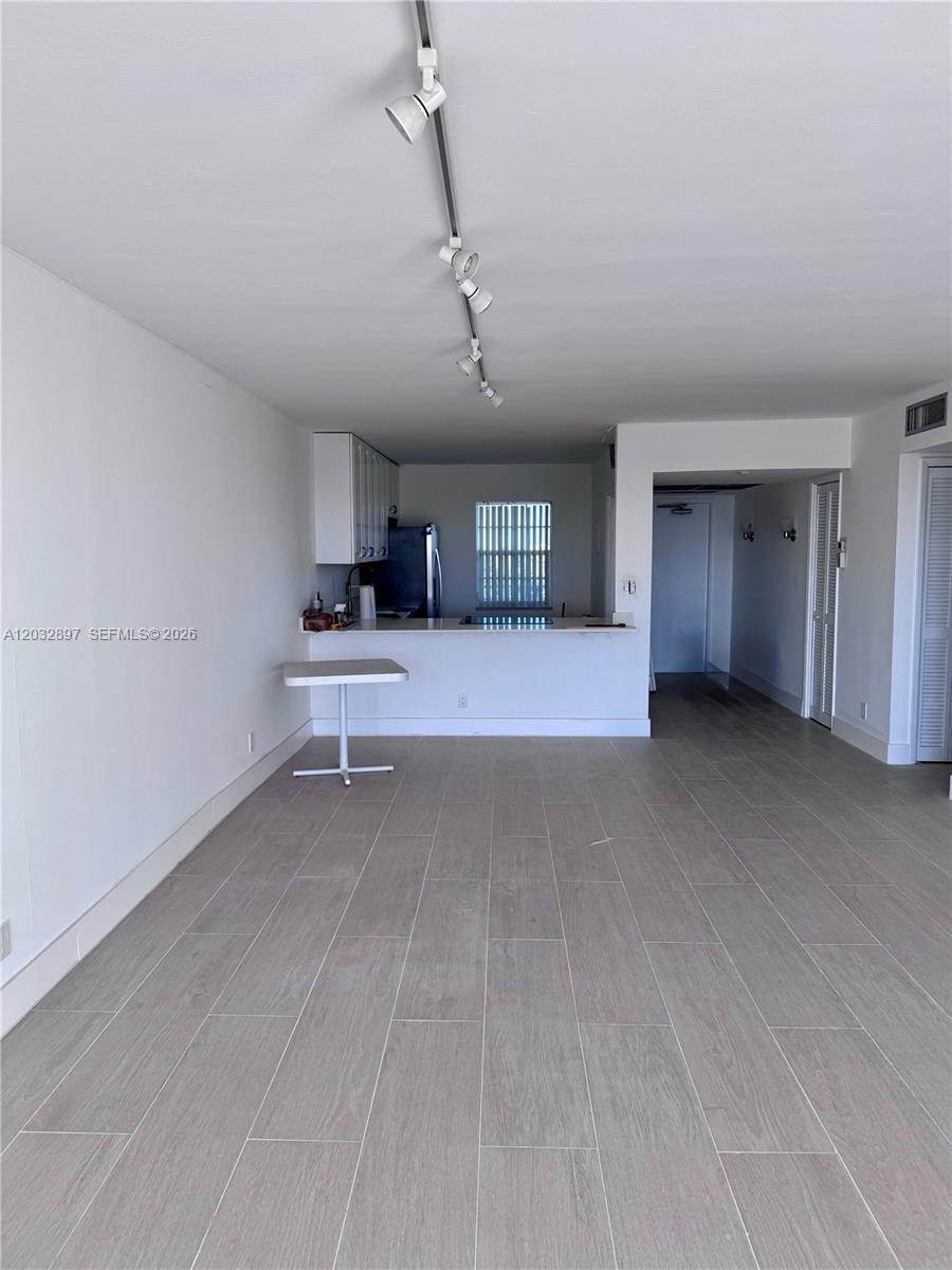 575 Oaks Ln # 1008, Pompano Beach FL 33069 photo 3