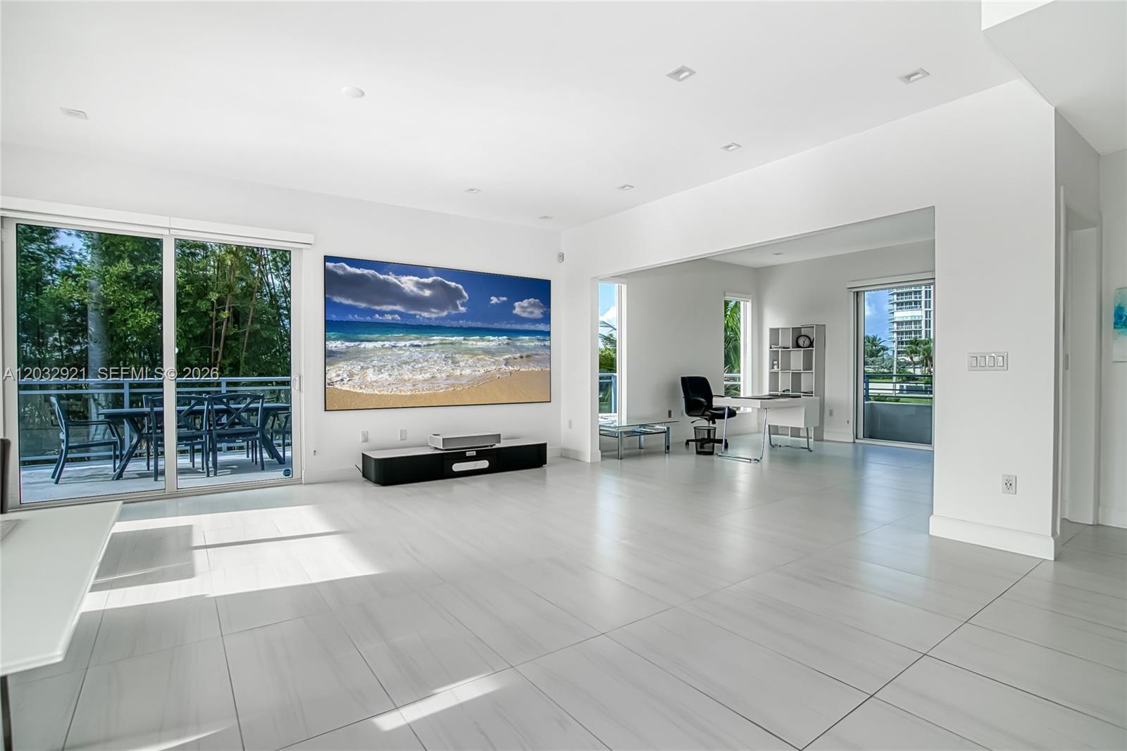 Hollywood, FL 33019 photo 4