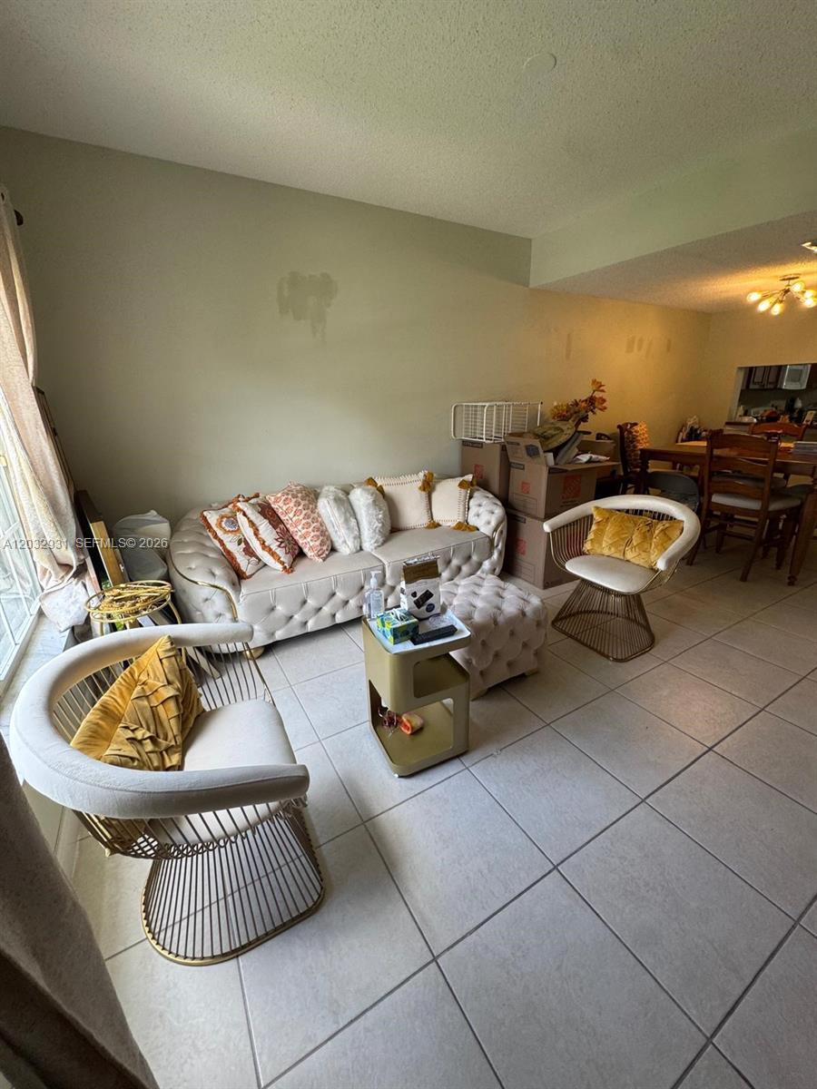 16682 Hemingway Dr, Weston FL 33326 photo 2
