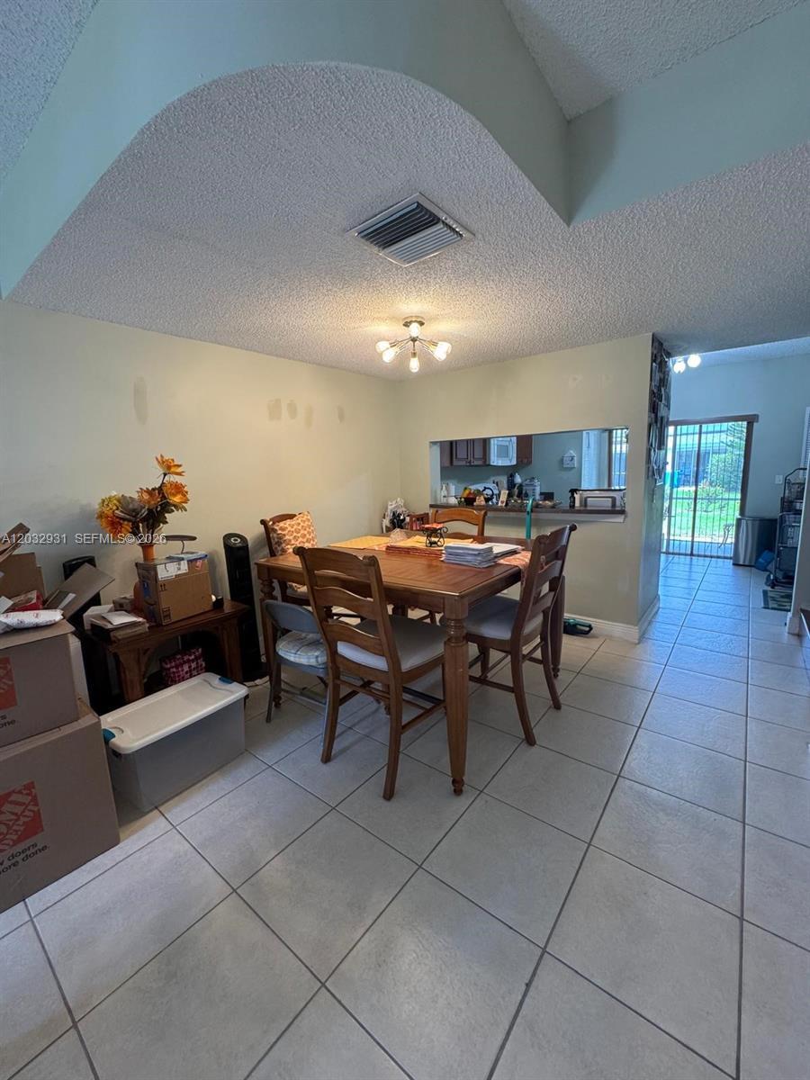 16682 Hemingway Dr, Weston FL 33326 photo 4