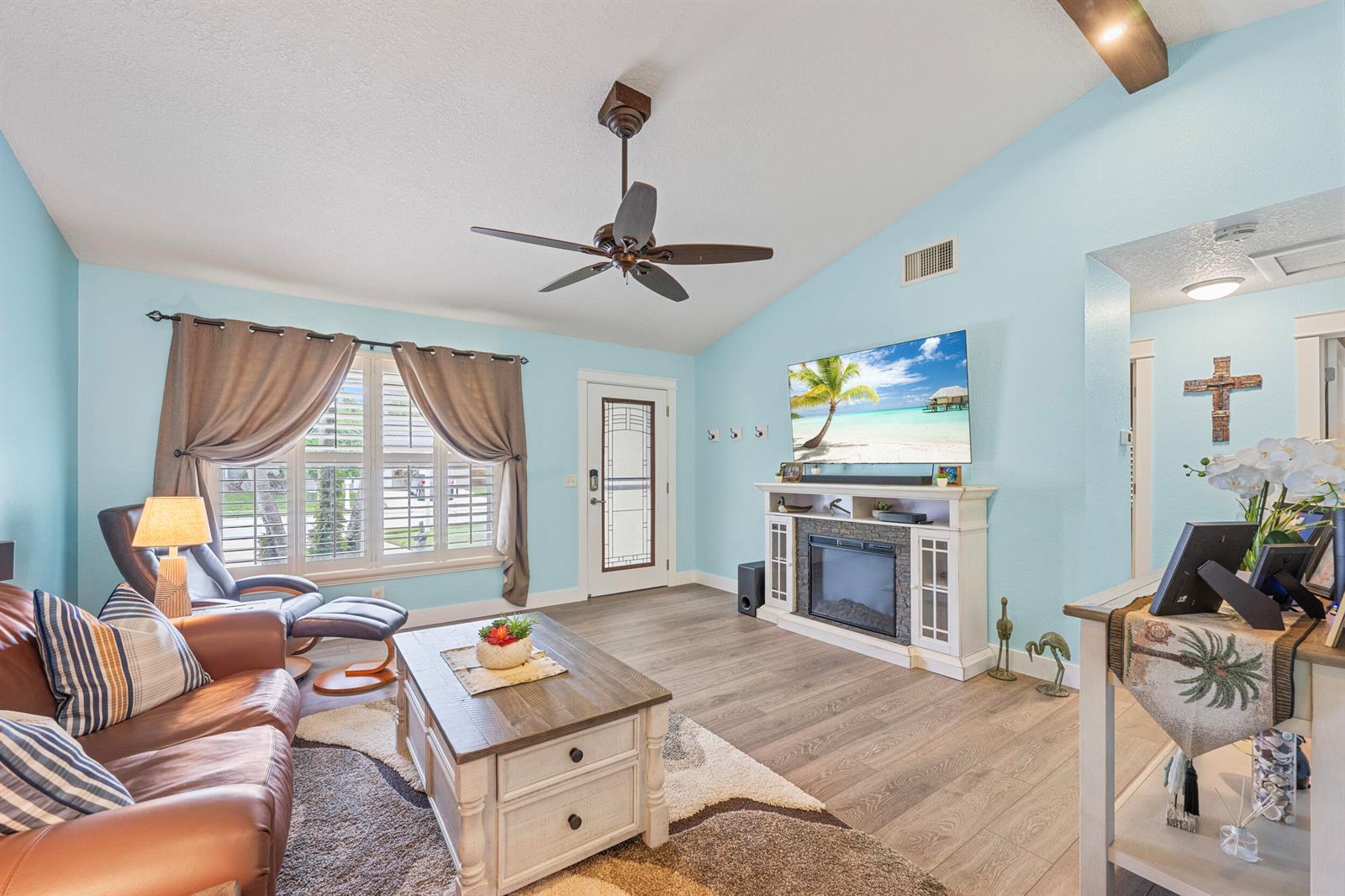 128 Banyan Circle, Jupiter FL 33458 photo 3