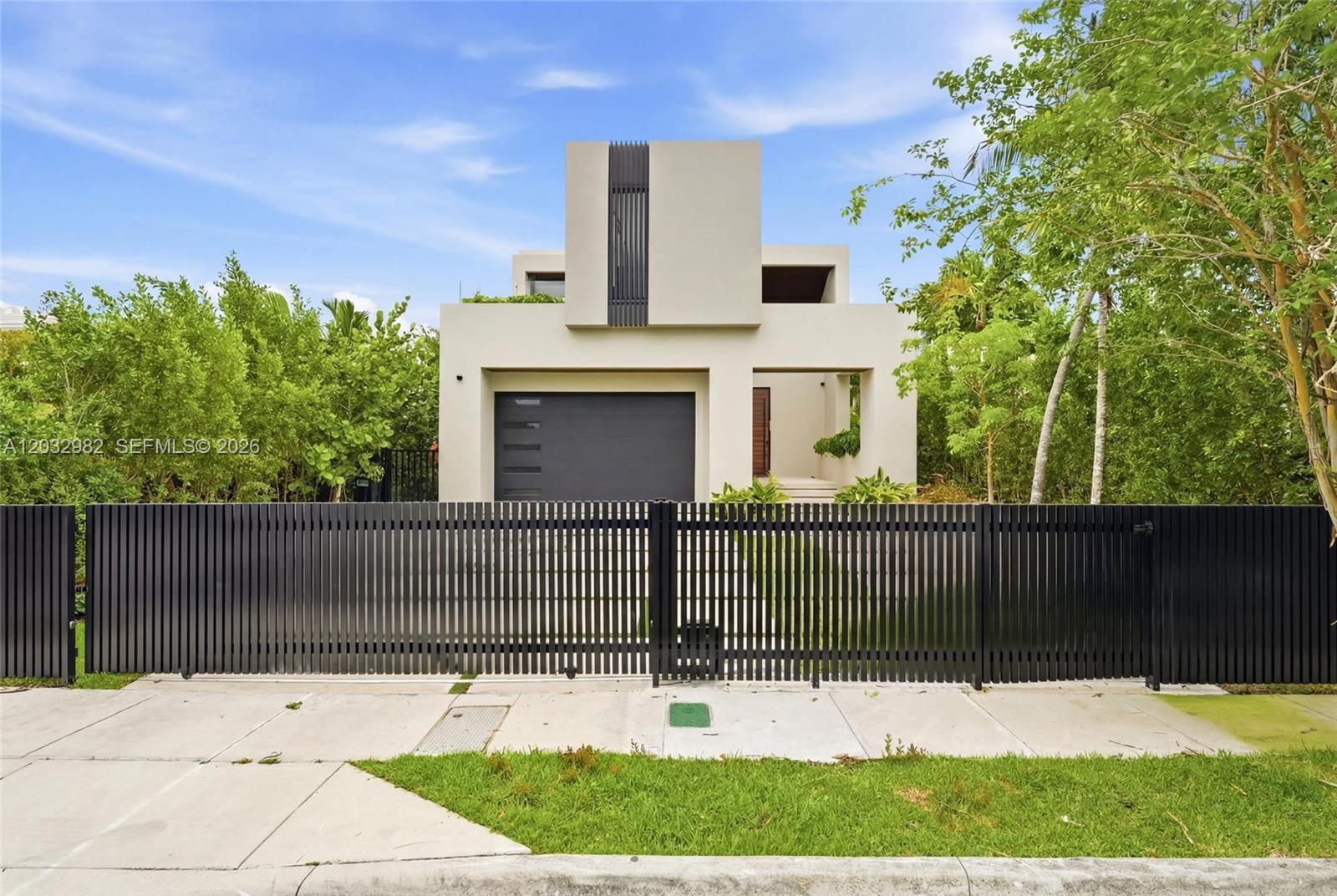 1050 Stillwater Dr, Miami Beach FL 33141 photo 2