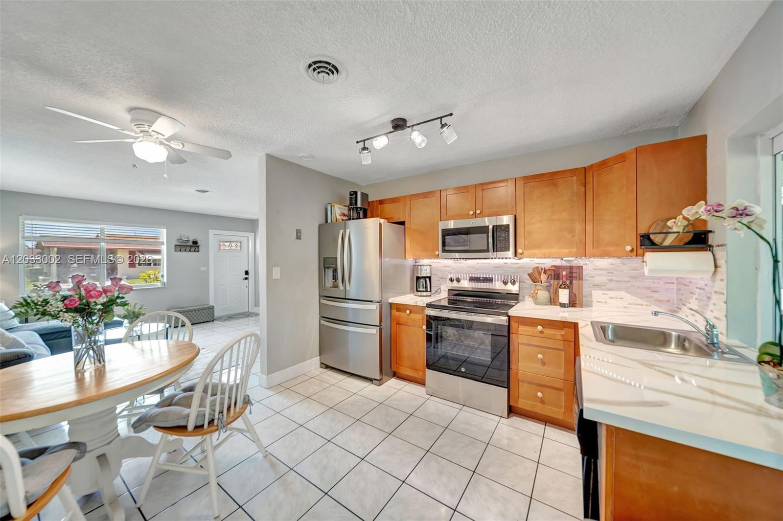 2708 NW 51st Pl, Tamarac FL 33309 photo 4