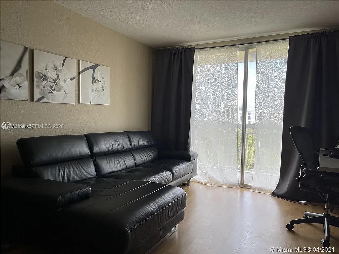 816 NW 11th St # 704, Miami FL 33136 photo 4