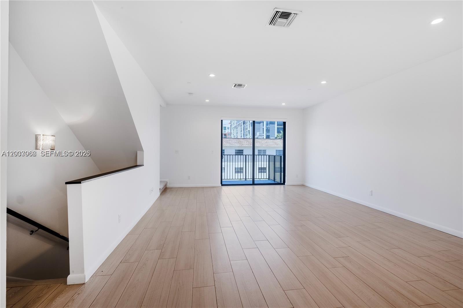 113 NE 6 St. # 1103, Fort Lauderdale FL 33304 photo 3