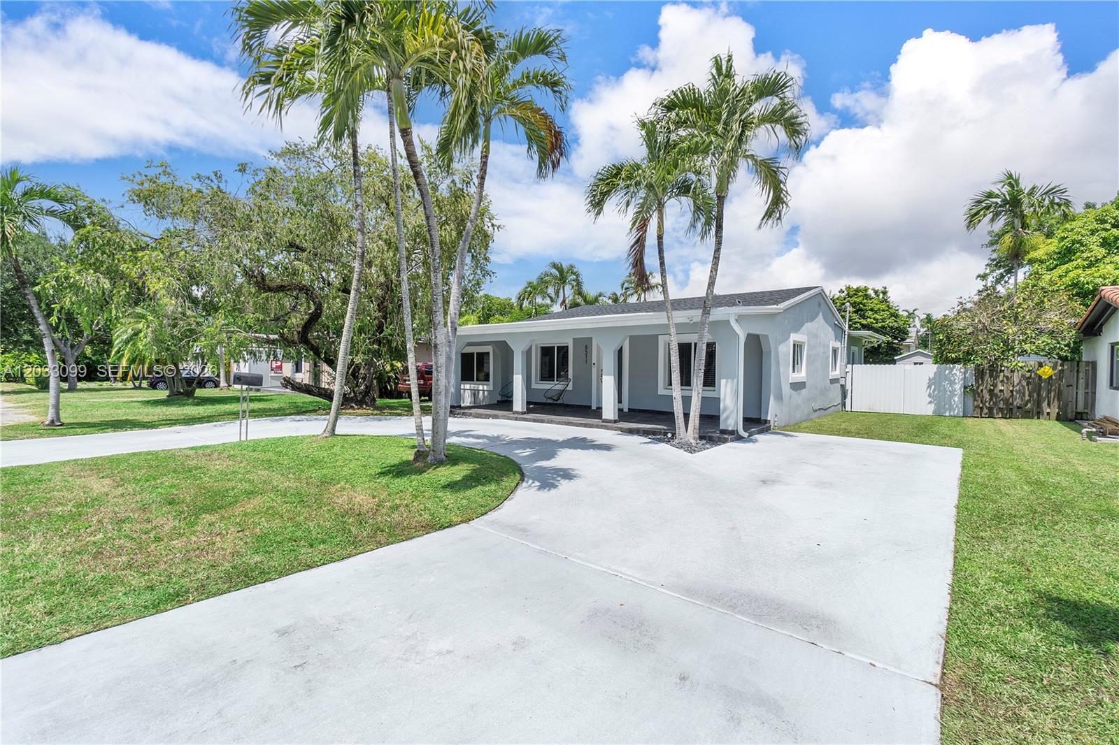 6511 SW 44th St, Miami FL 33155 photo 2
