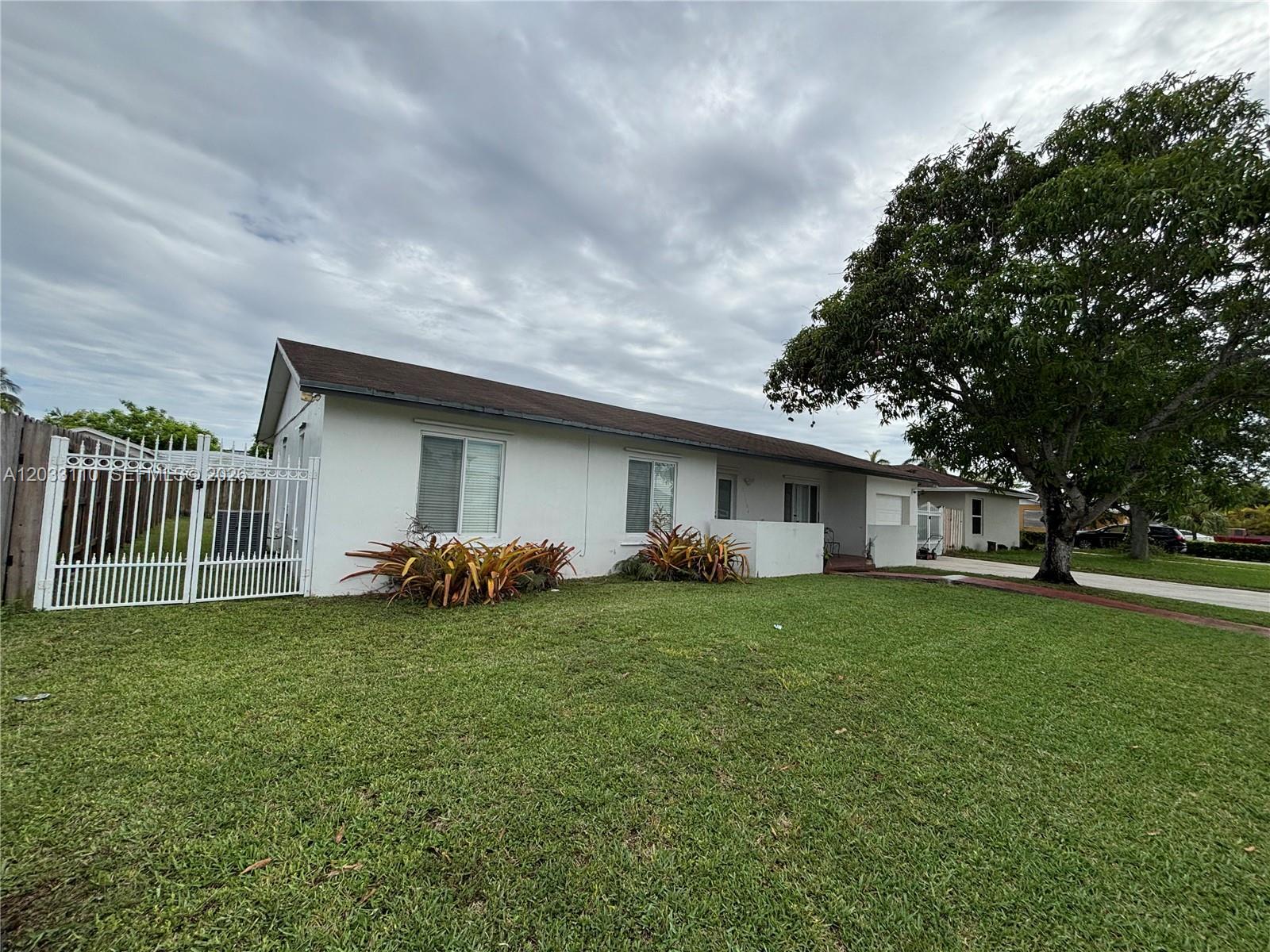 11104 SW 155th Ter, Miami FL 33157 photo 2