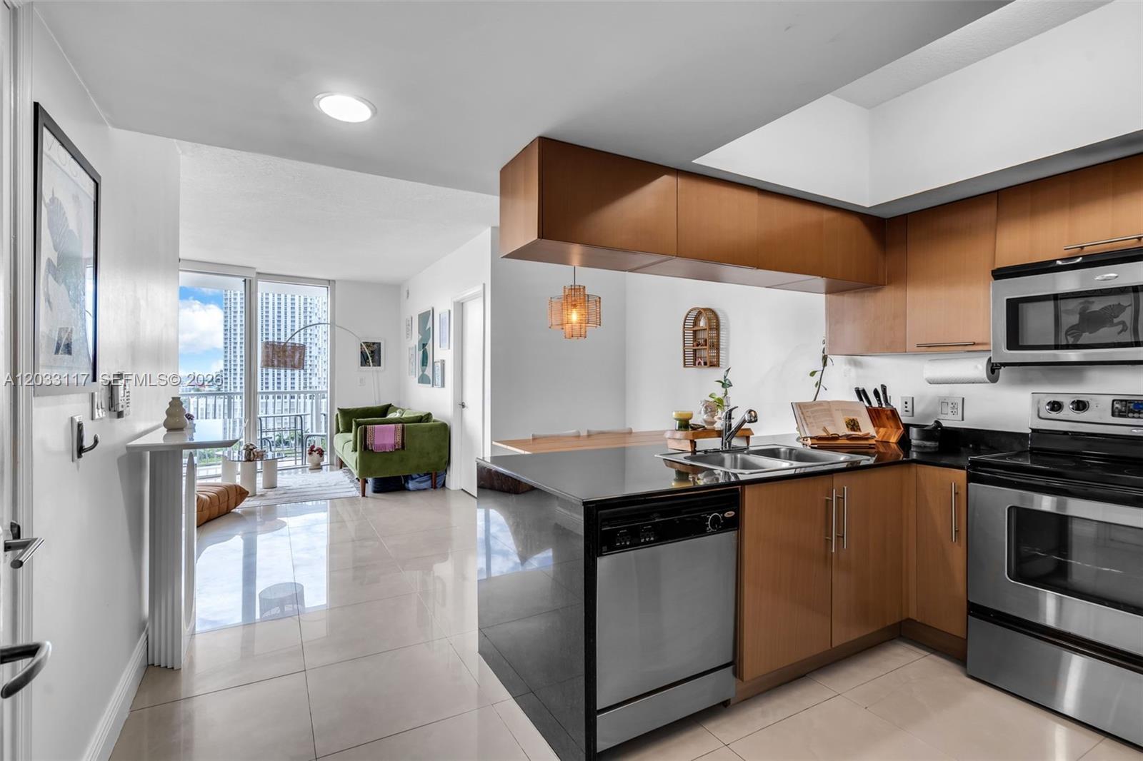1750 N Bayshore Dr # 1815, Miami FL 33132 photo 2