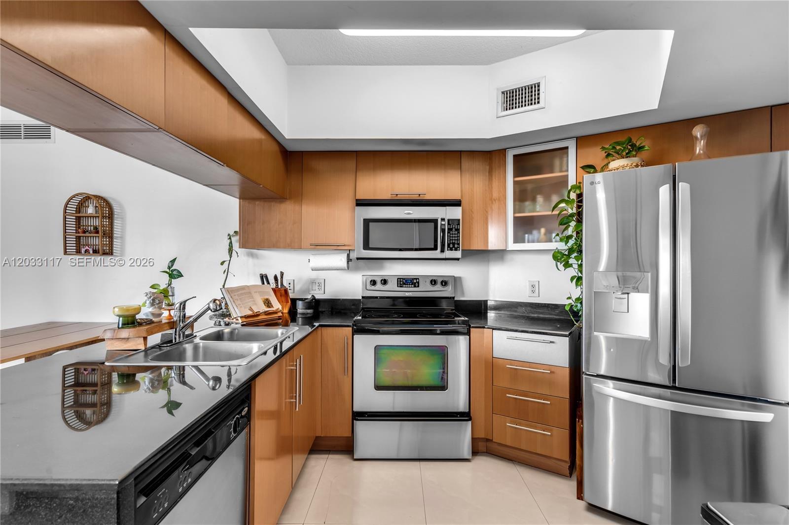 1750 N Bayshore Dr # 1815, Miami FL 33132 photo 3