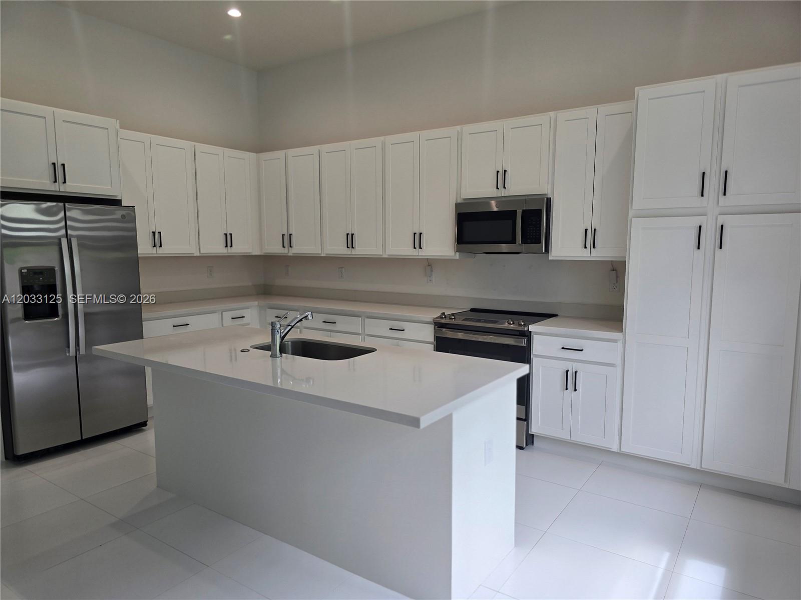 19410 SW 124th Ct, Miami FL 33177 photo 2