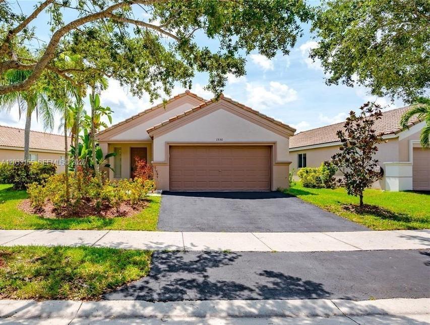 1530 Canary Island Dr, Weston FL 33327 photo 2