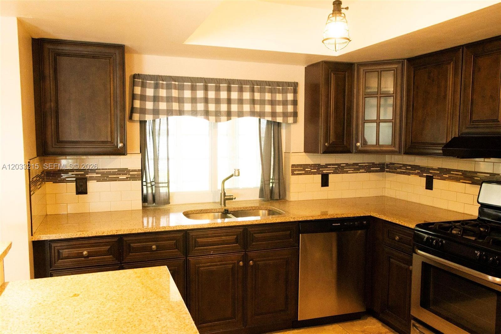 9880 NW 24th Pl, Sunrise FL 33322 photo 5