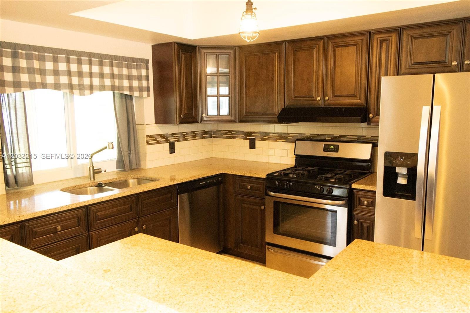 9880 NW 24th Pl, Sunrise FL 33322 photo 4