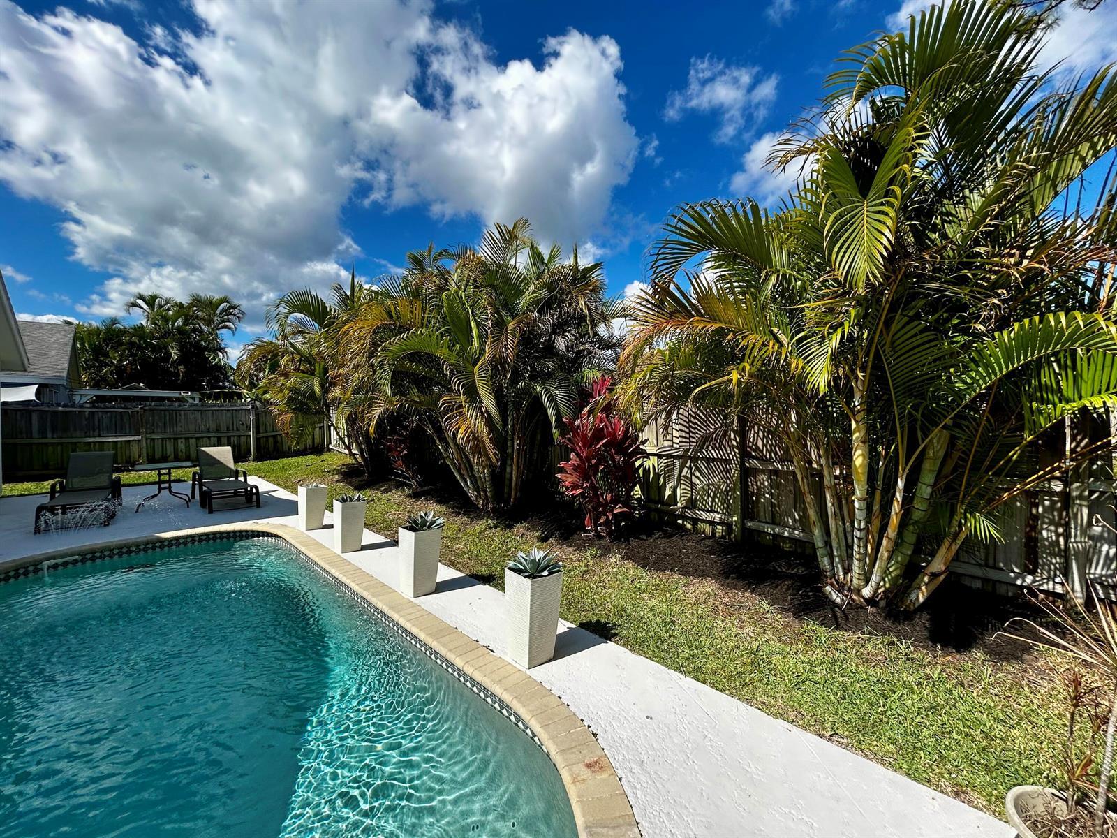 6135 Drake Street, Jupiter FL 33458 photo 3