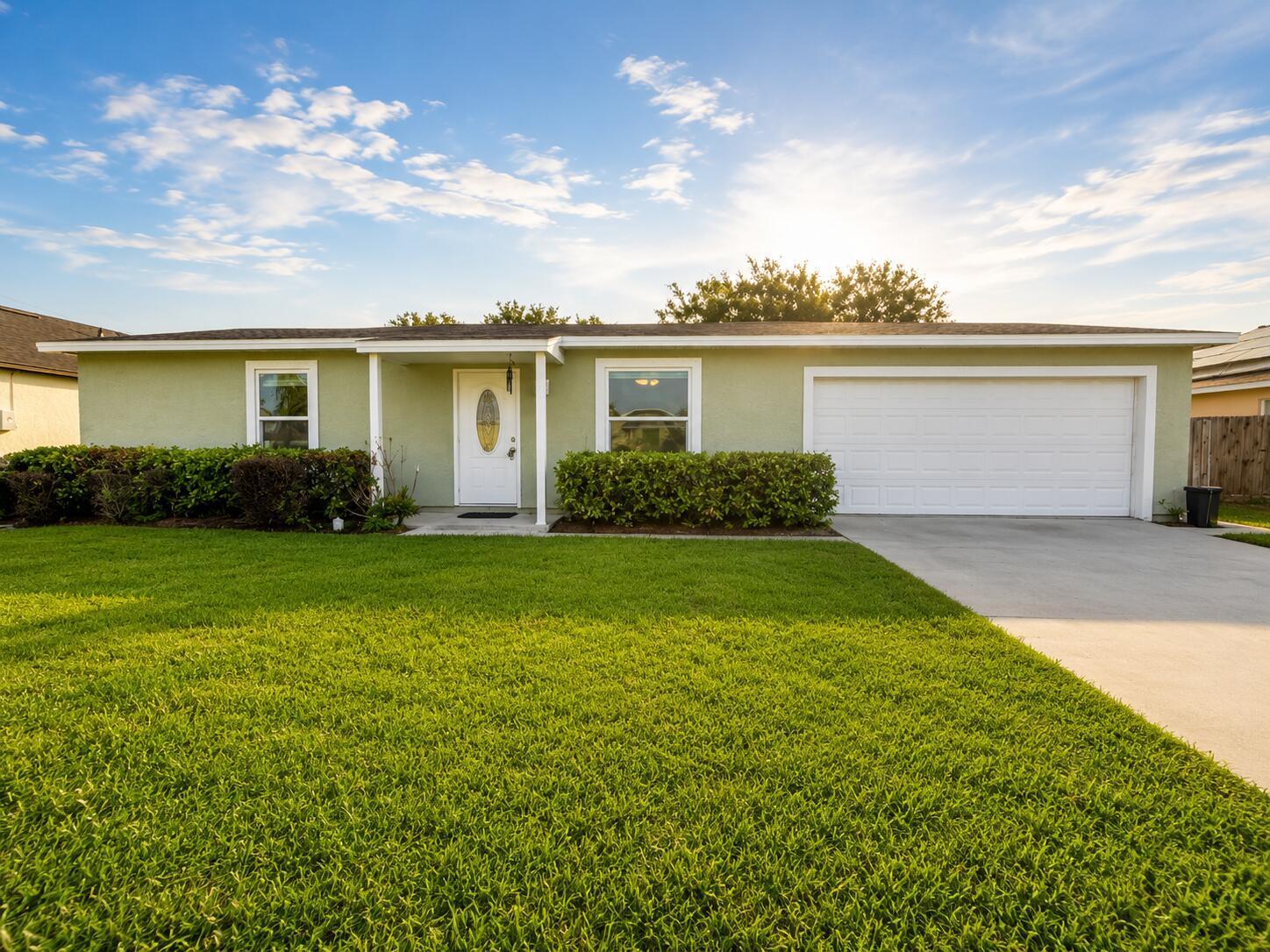 3666 SW Rivera Street, FL 34953