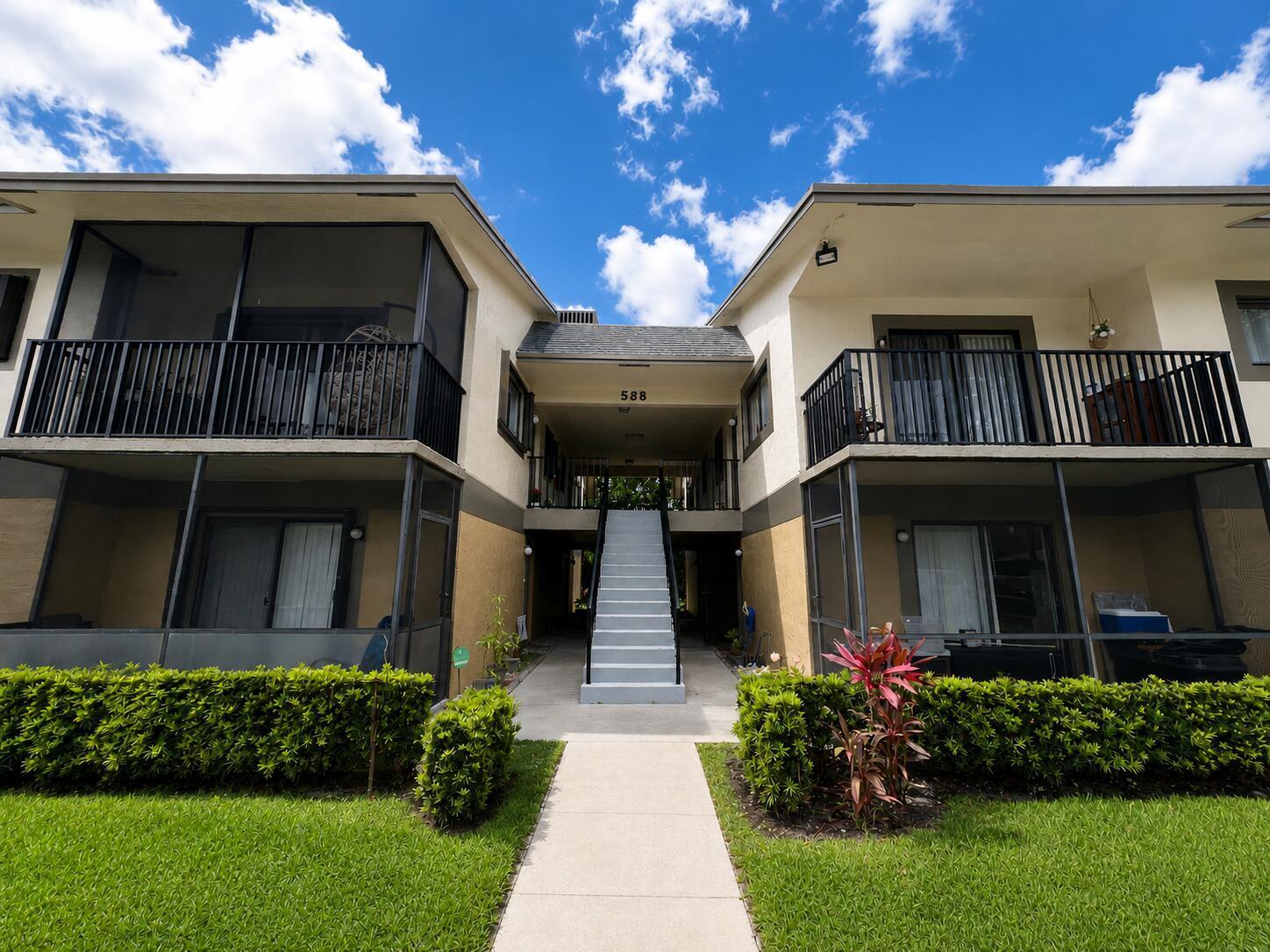 588 Trace Circle # 104, Deerfield Beach FL 33441