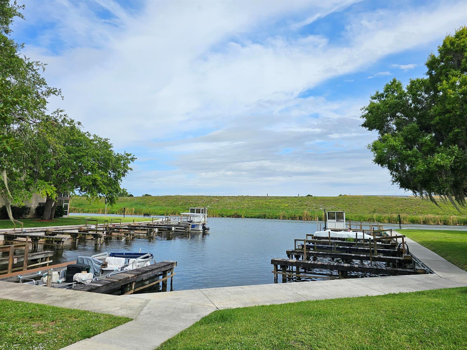 3124 SE Us Highway 441 # J8, Okeechobee FL 34974
