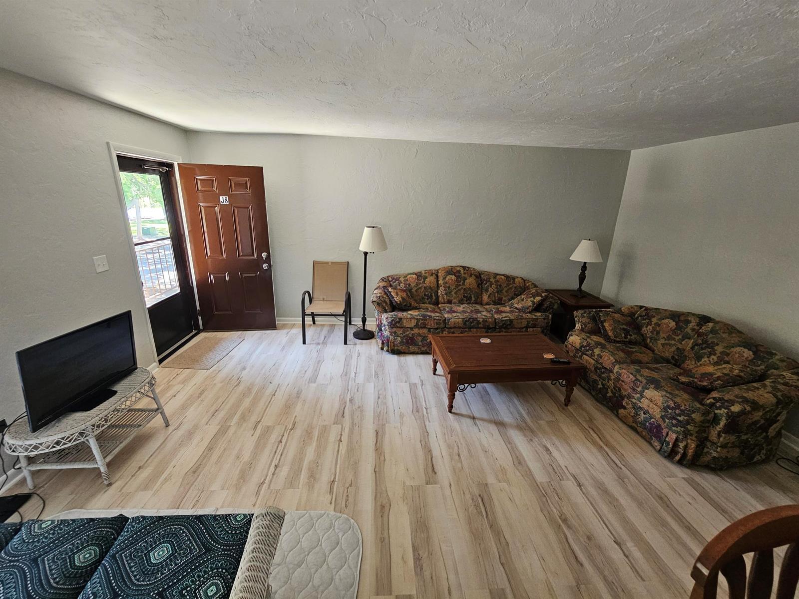 3124 SE Us Highway 441 # J8, Okeechobee FL 34974 photo 4