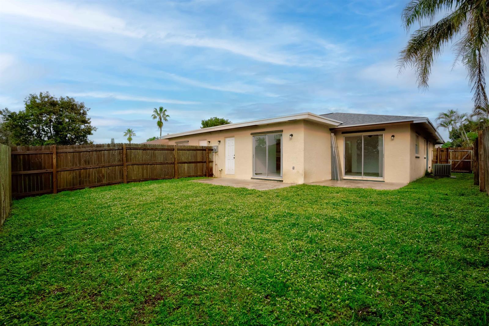 4698 Arthur Street, Palm Beach Gardens FL 33418 photo 2