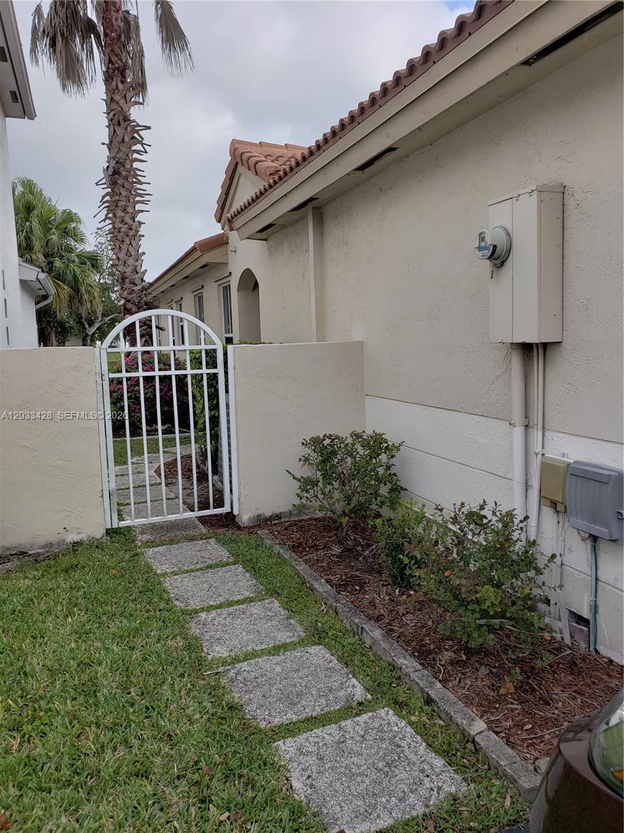 Pembroke Pines, FL 33029 photo 2