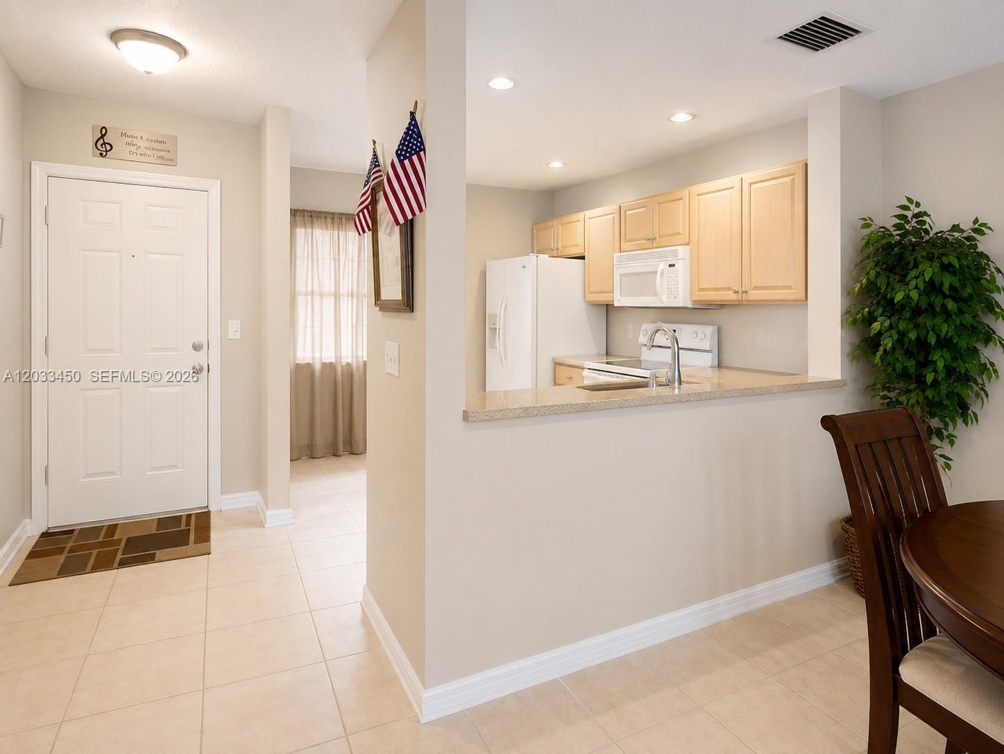 532 NW 208th Ter, Pembroke Pines FL 33029 photo 2